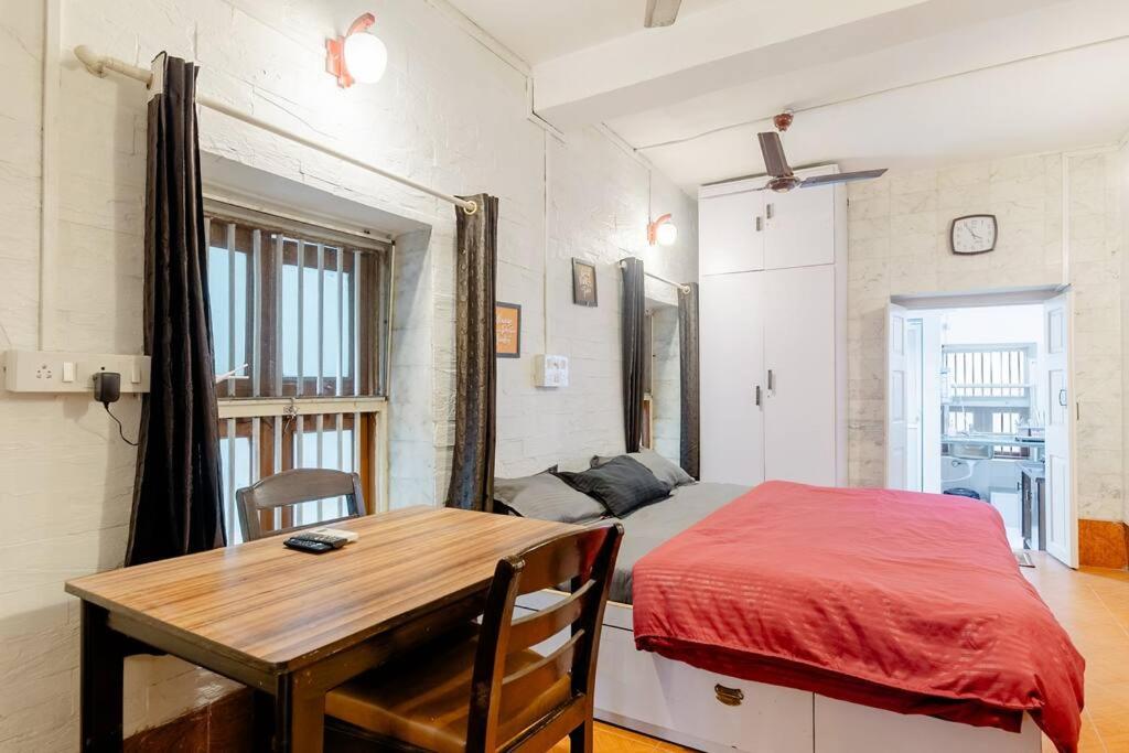 Cozy Cottage Studio Pali Hill Bandra West view 5