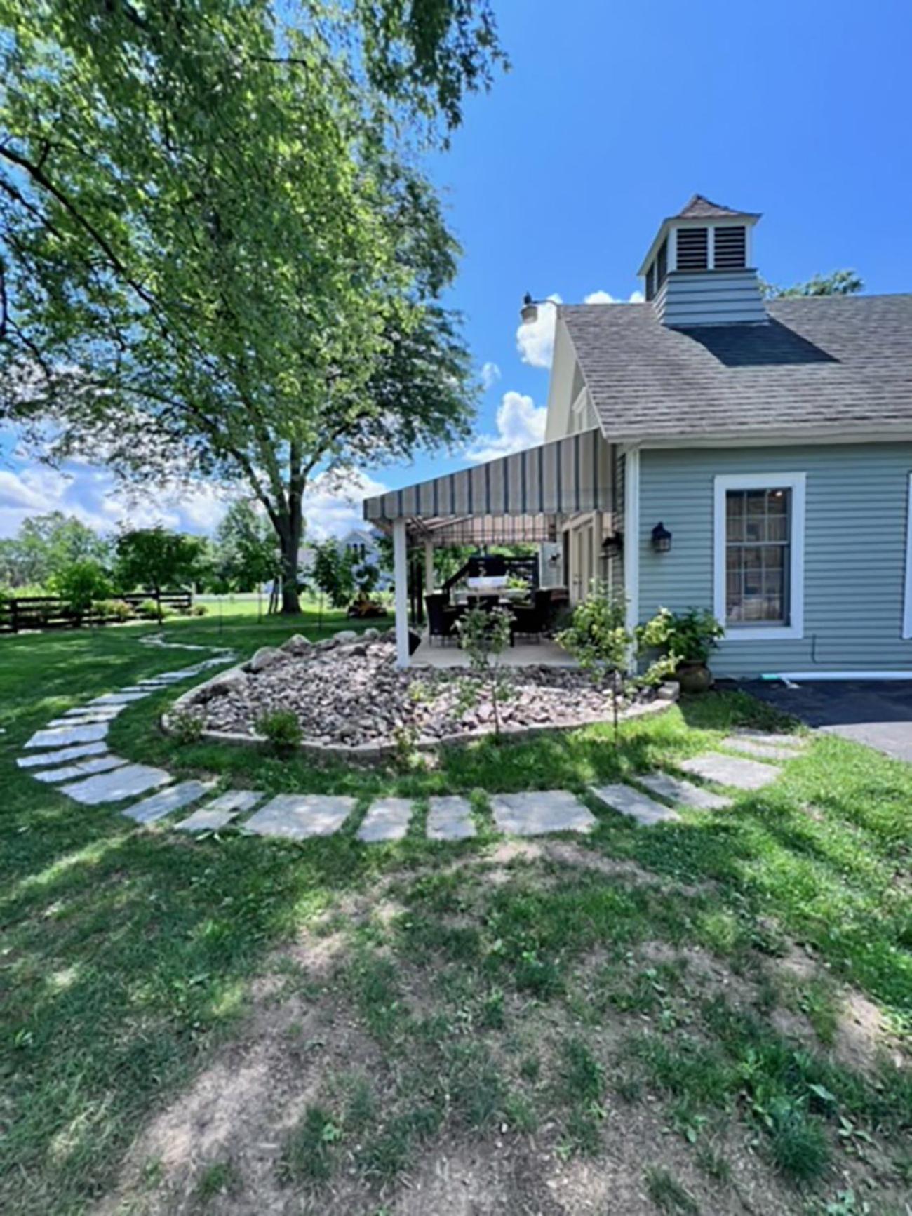 Niagara River Estate