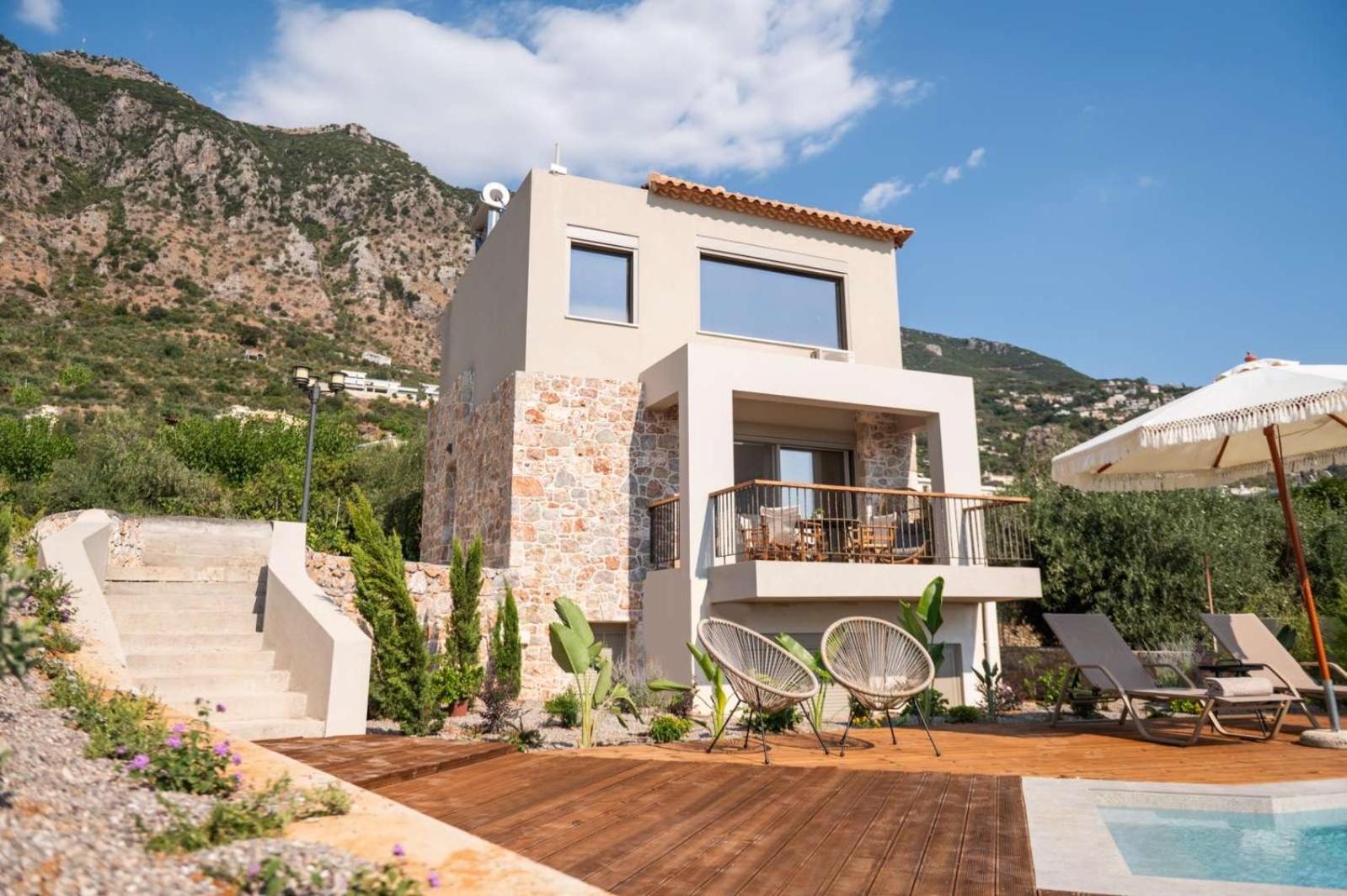 Petradi Suites