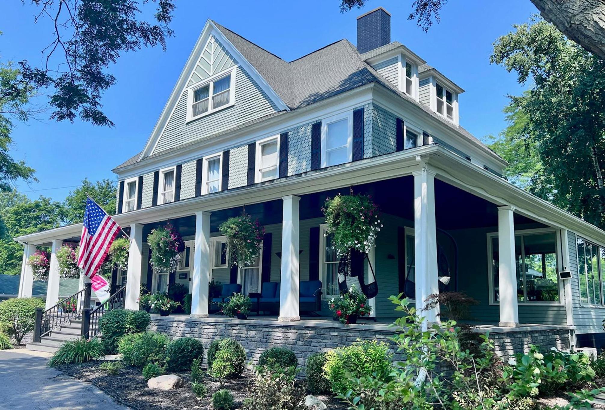 Niagara River Estate