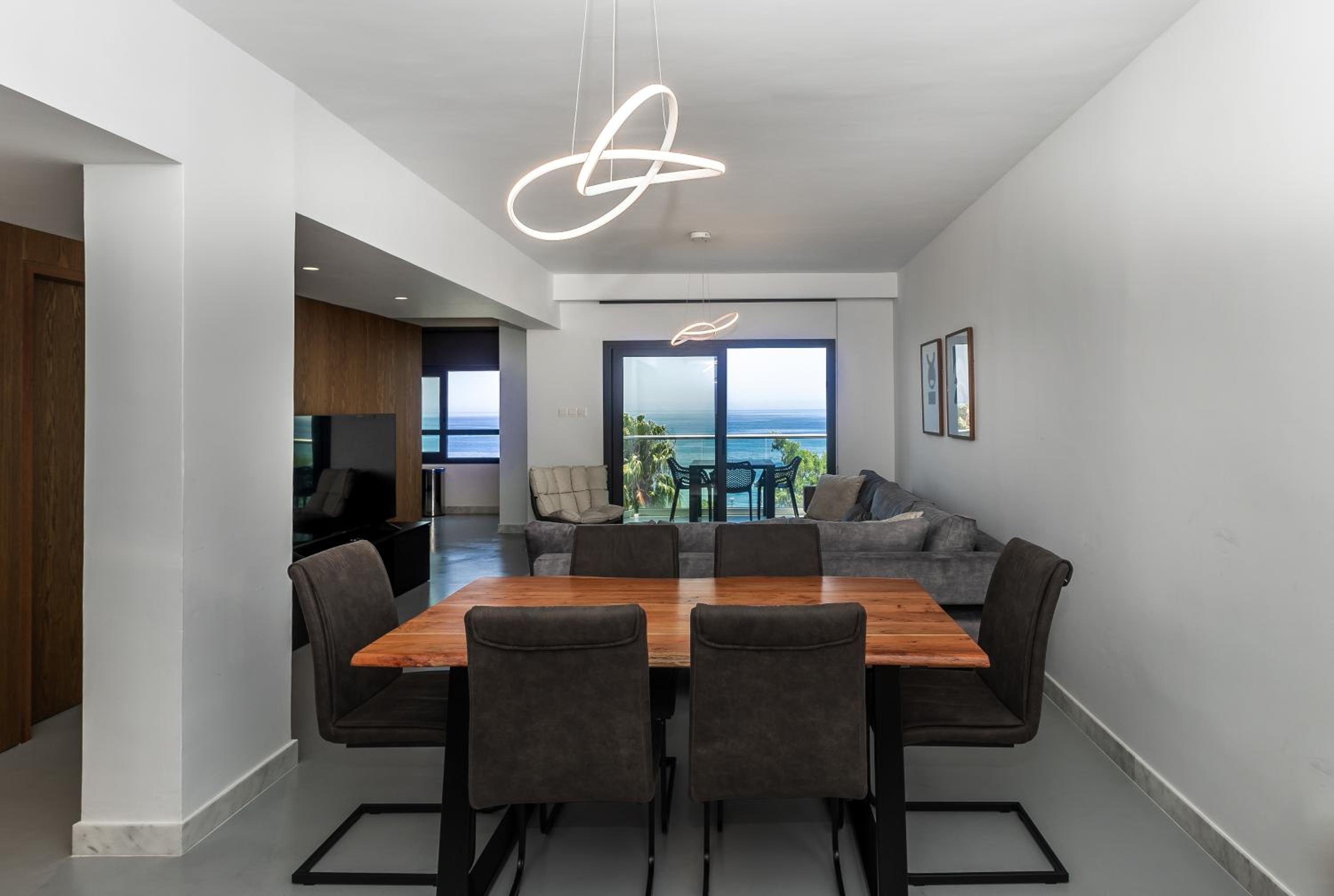Molos Luxury Apartment