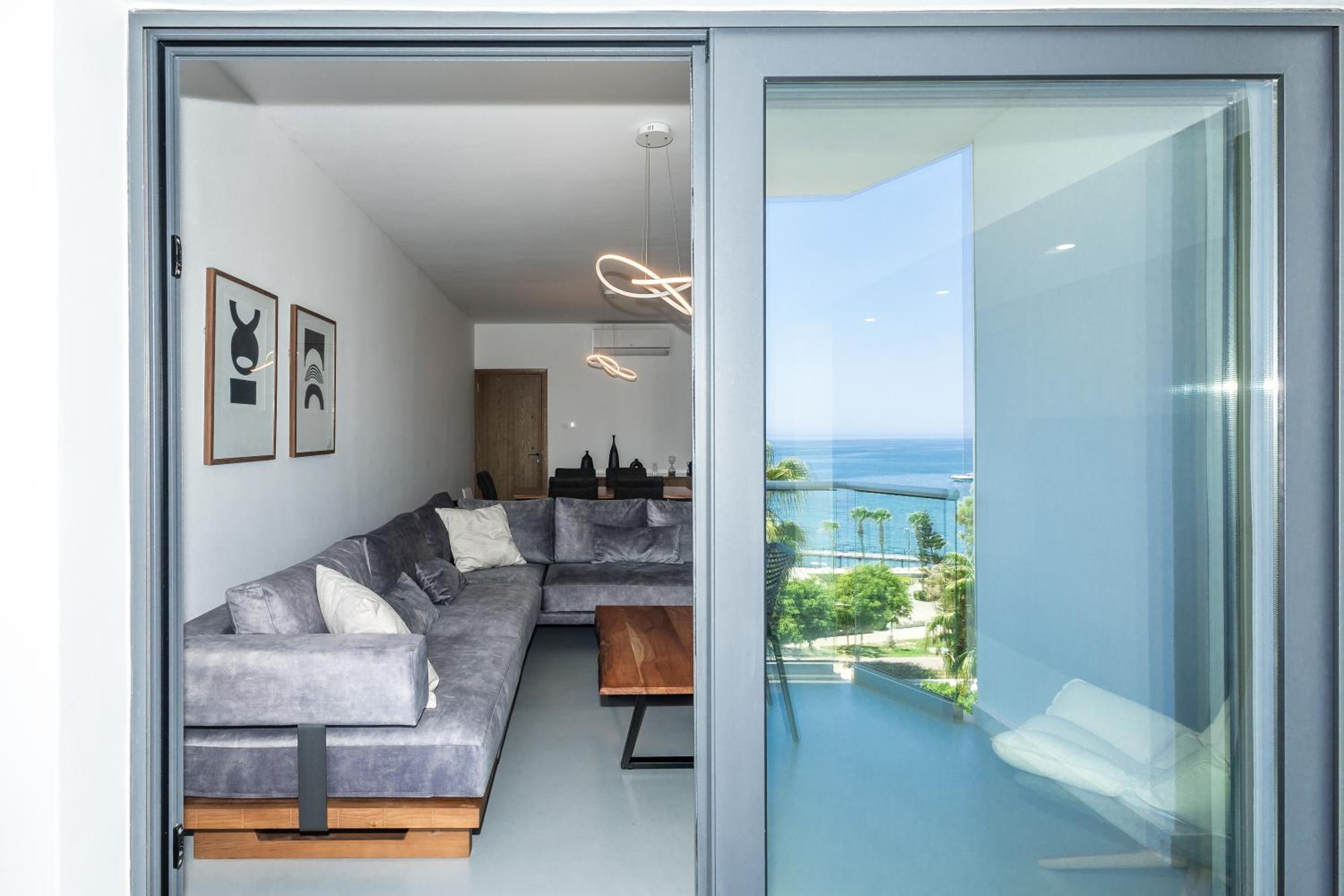 Molos Luxury Apartment