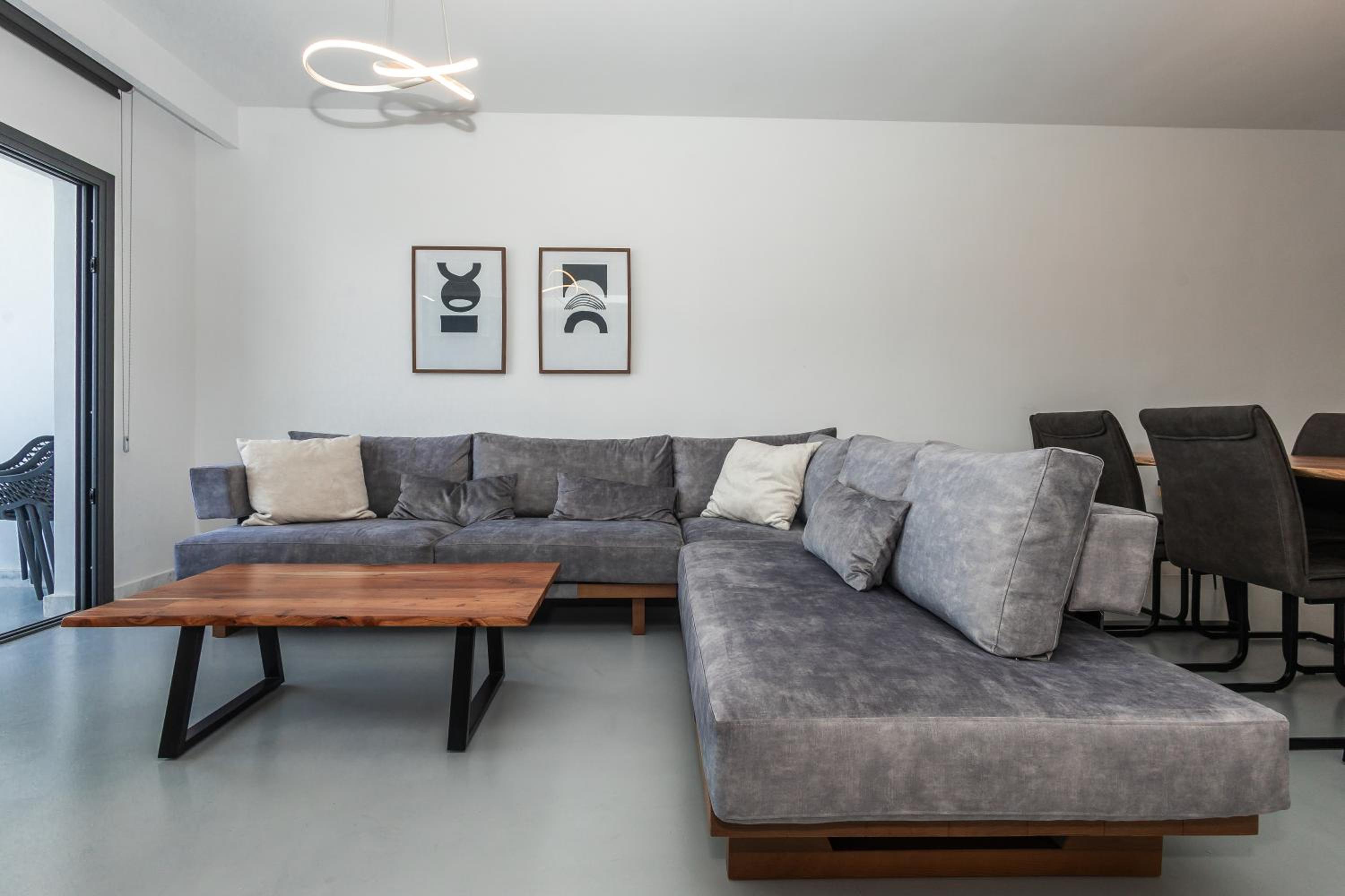 Molos Luxury Apartment