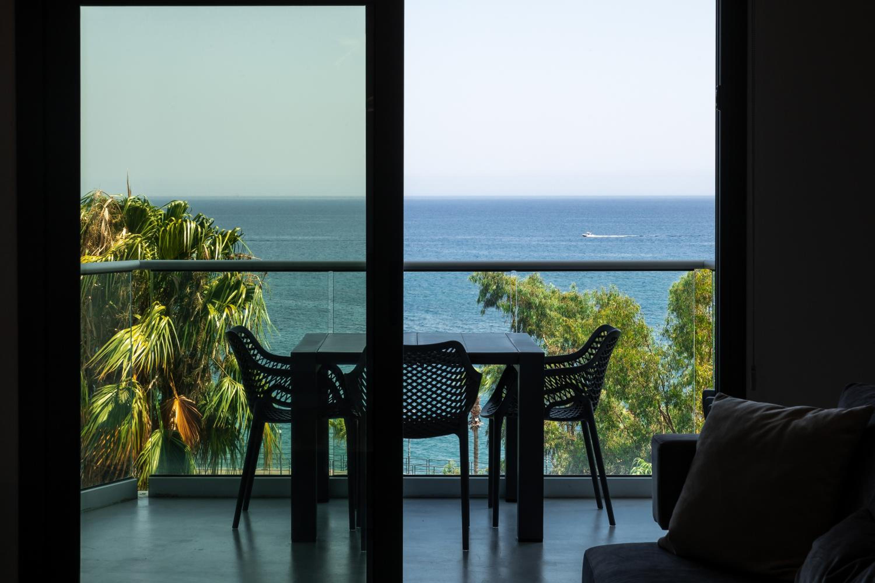 Molos Luxury Apartment