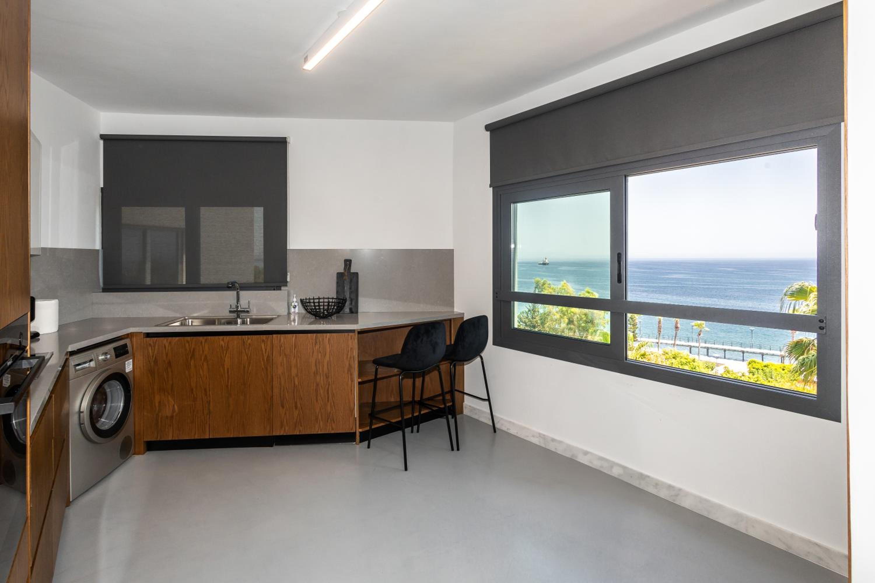 Molos Luxury Apartment