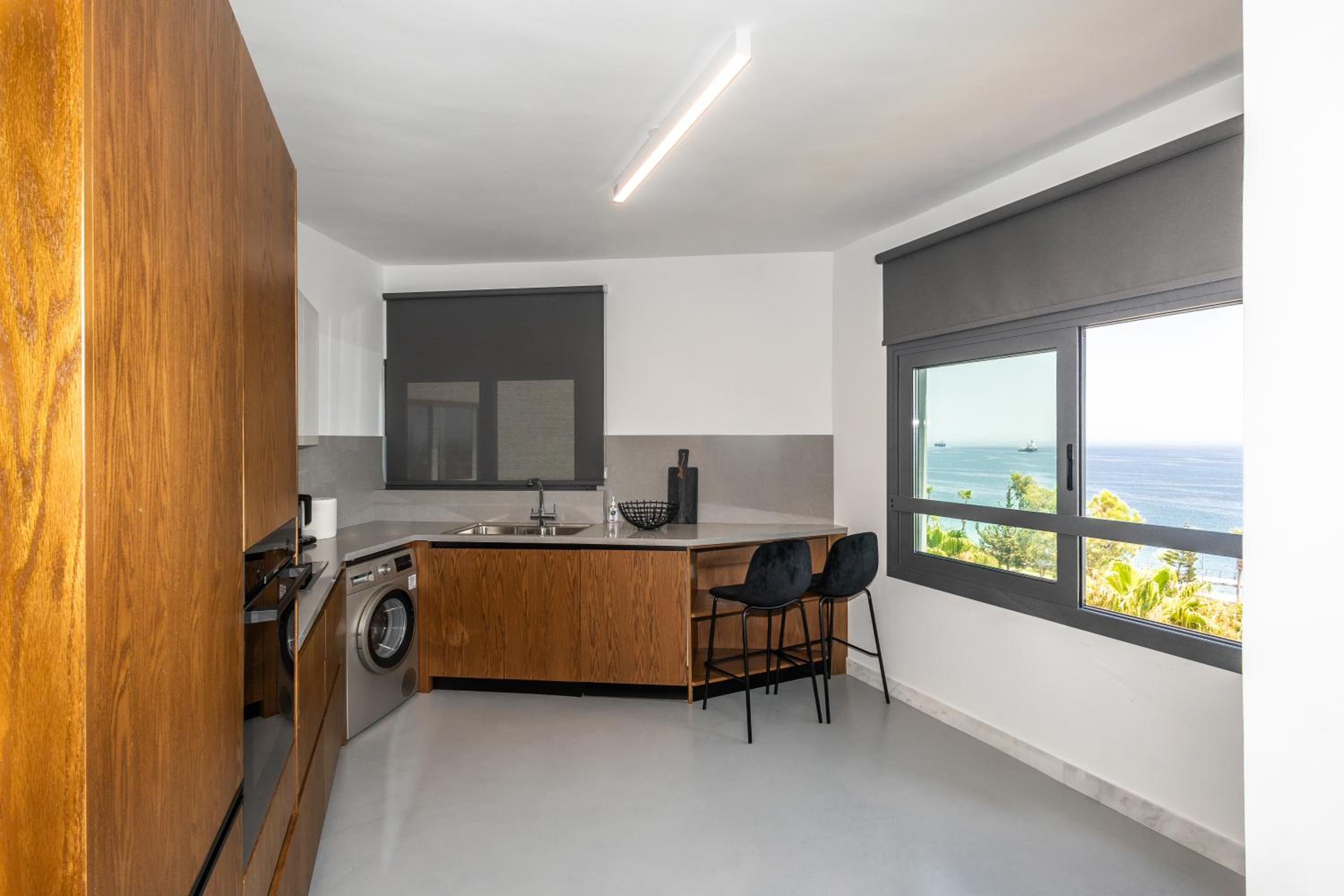 Molos Luxury Apartment