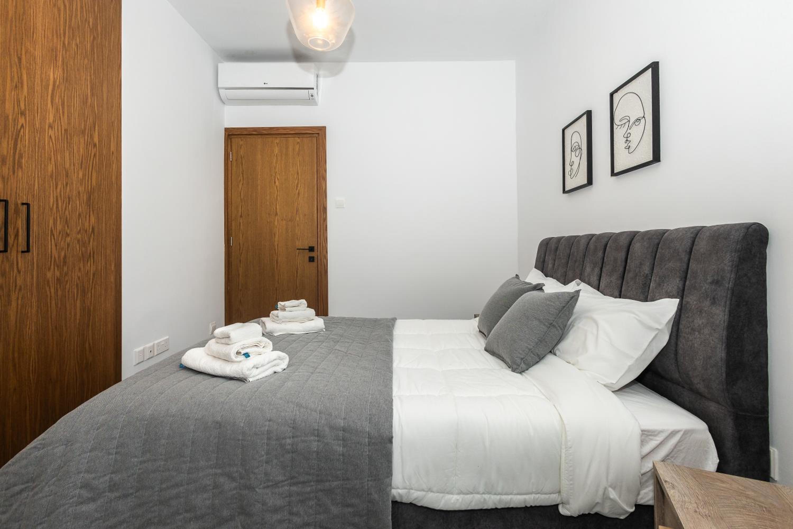 Molos Luxury Apartment
