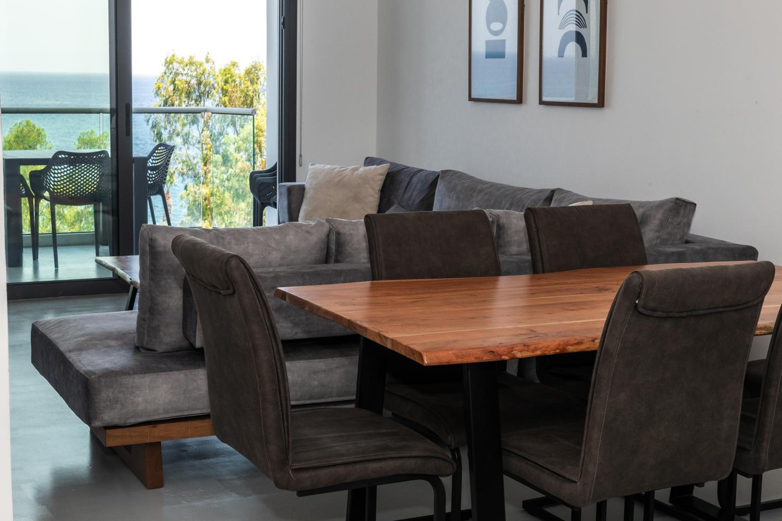 Molos Luxury Apartment