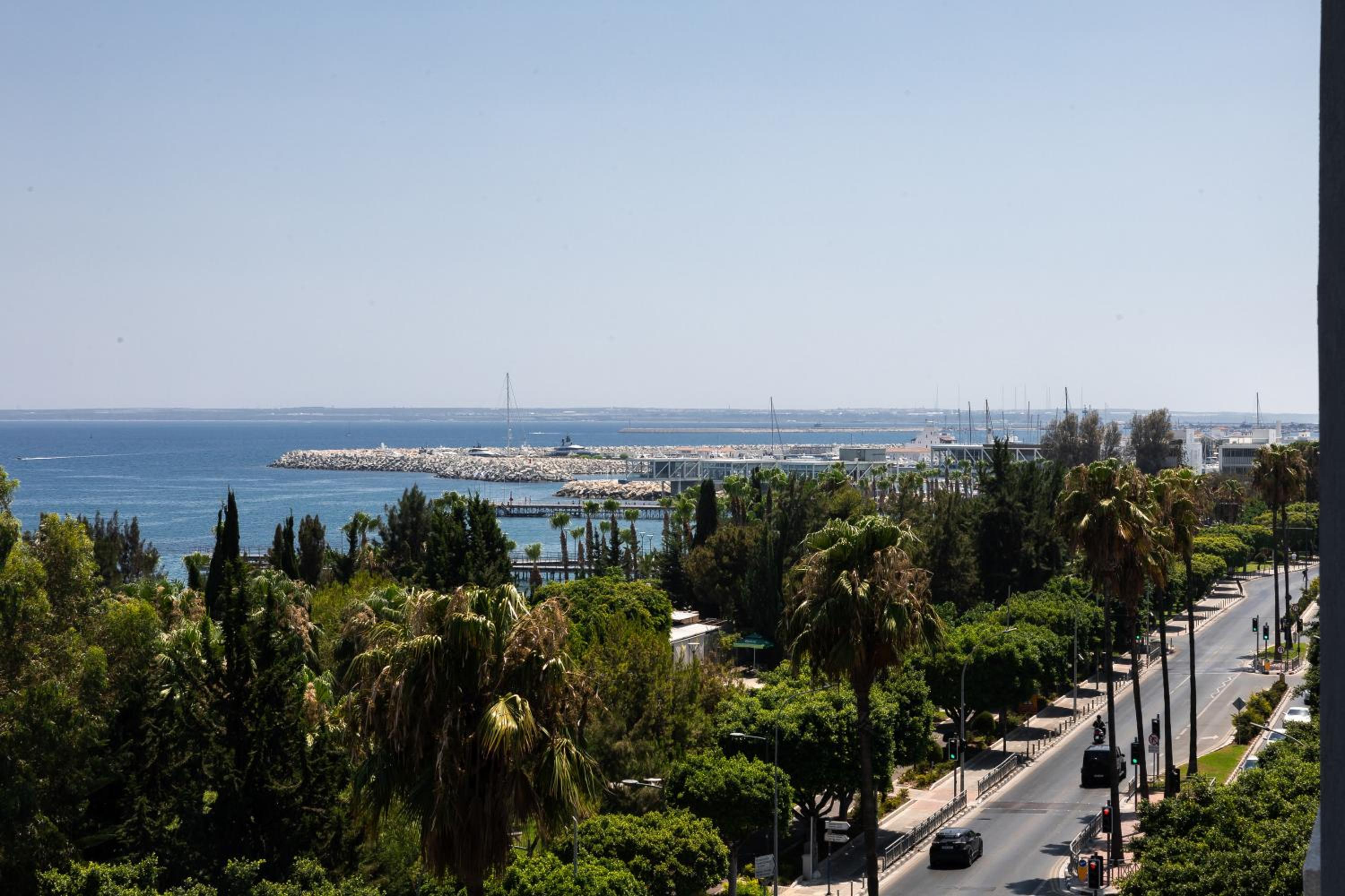 Molos Luxury Apartment