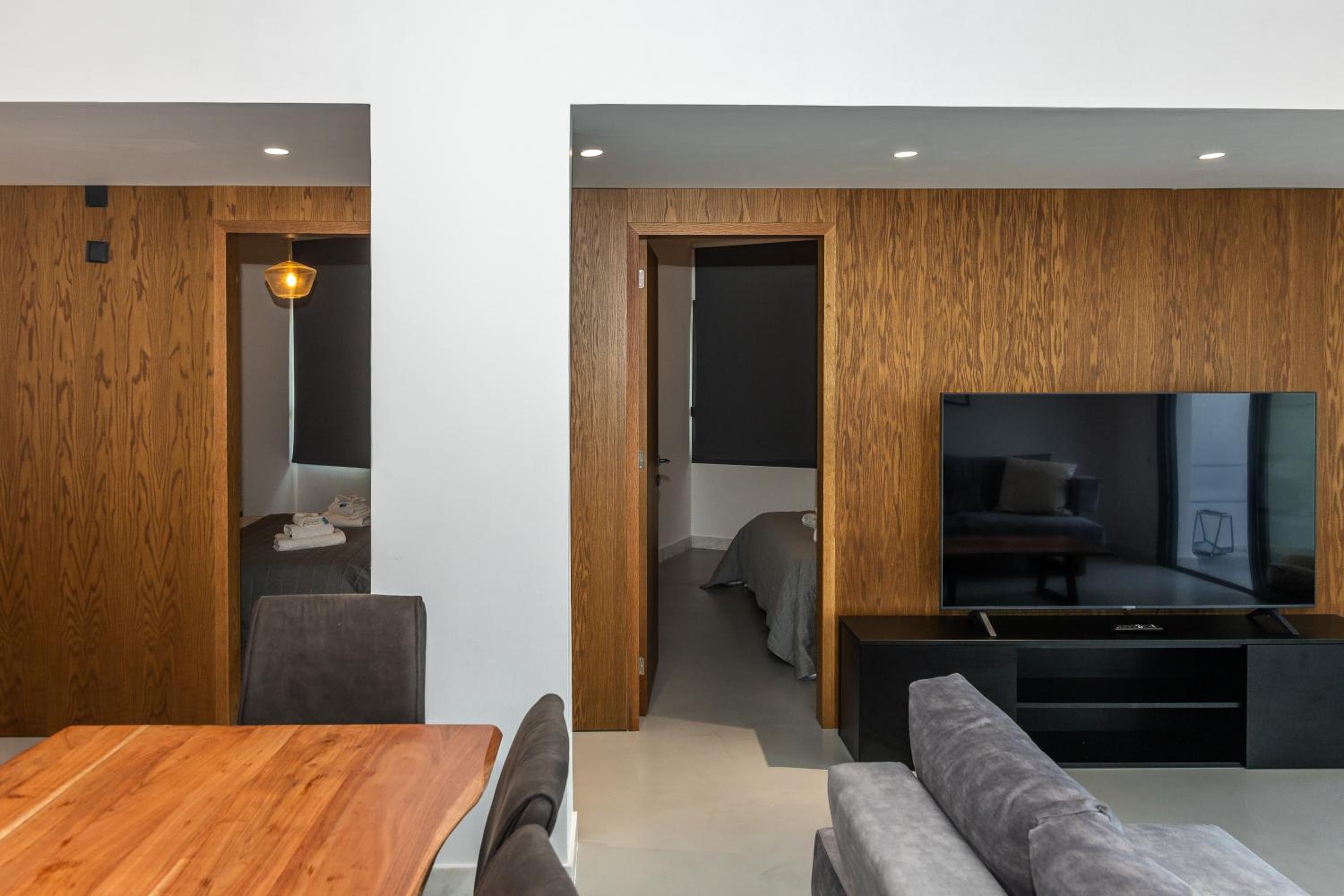 Molos Luxury Apartment