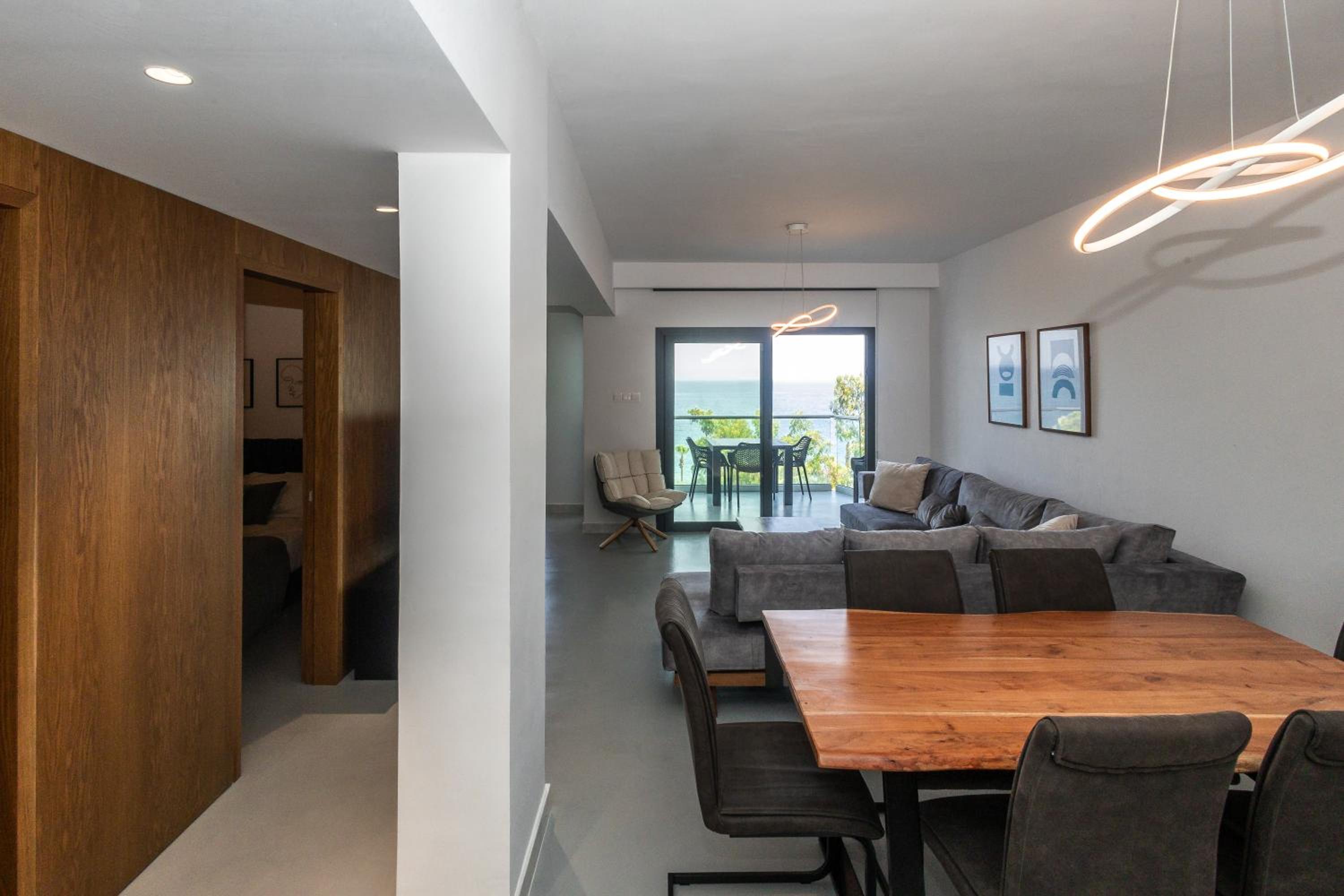 Molos Luxury Apartment