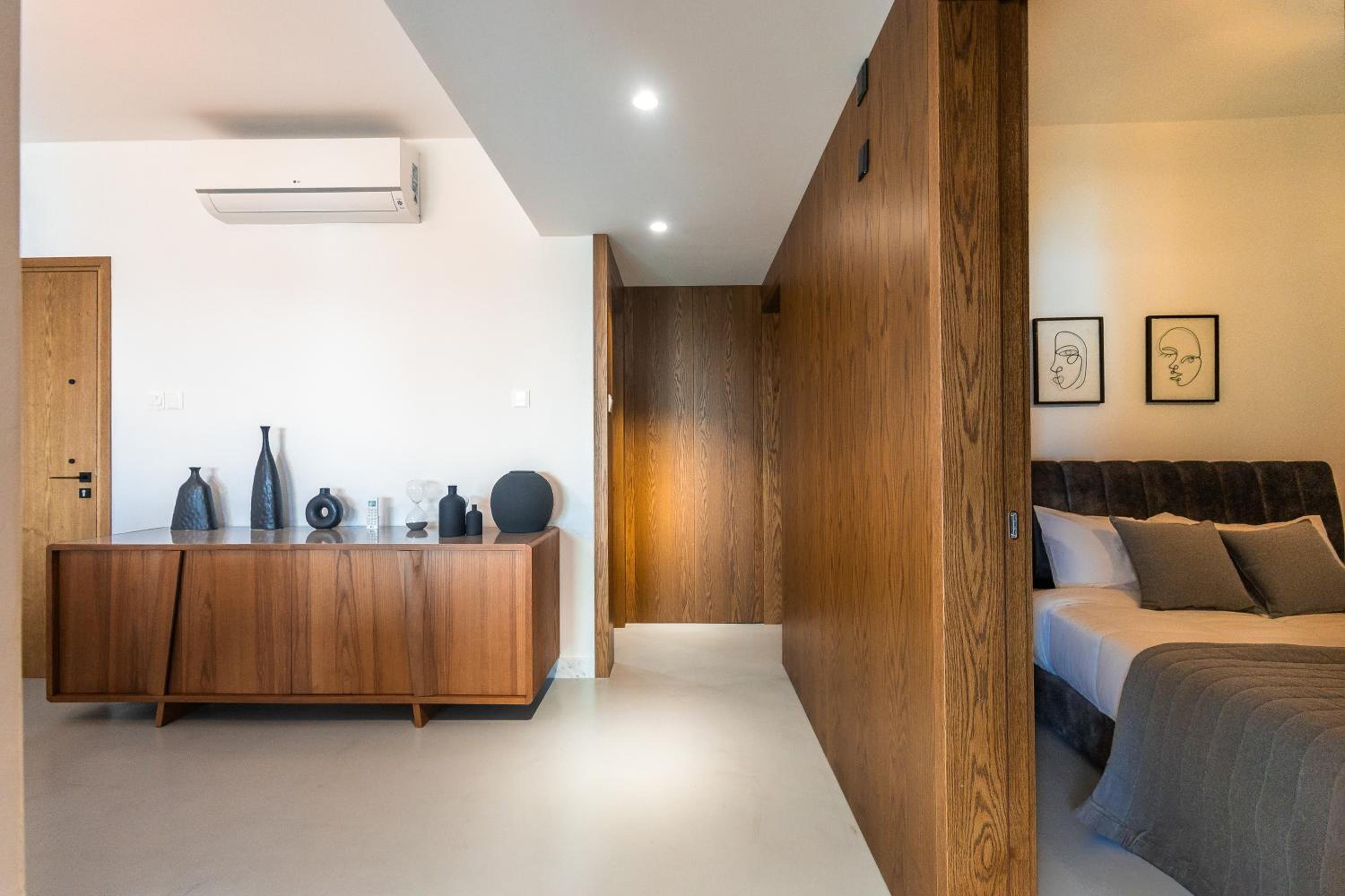 Molos Luxury Apartment
