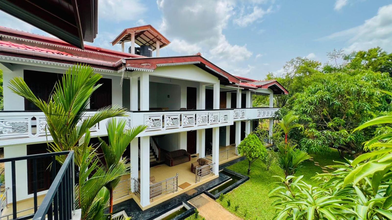 Hotel Sigiriya Sun Shine Villa - Image 1