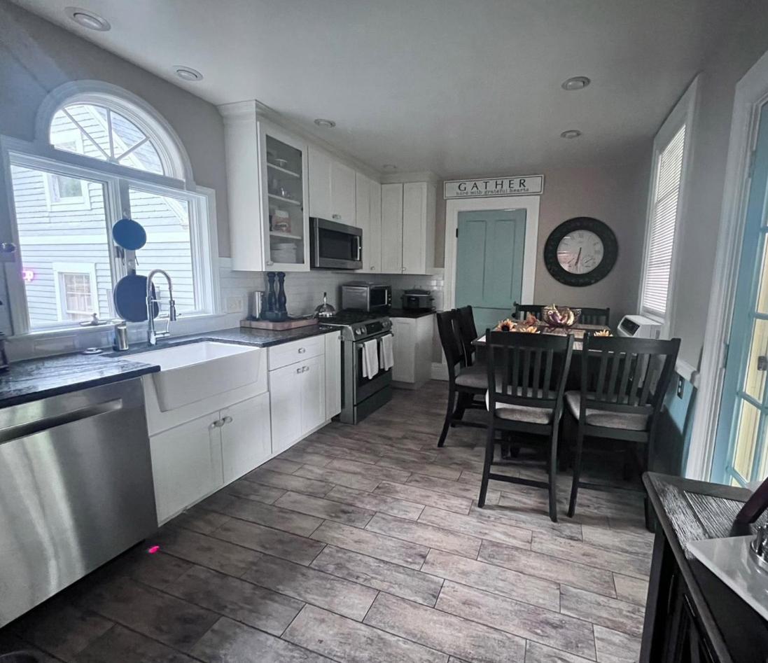 Niagara River Estate