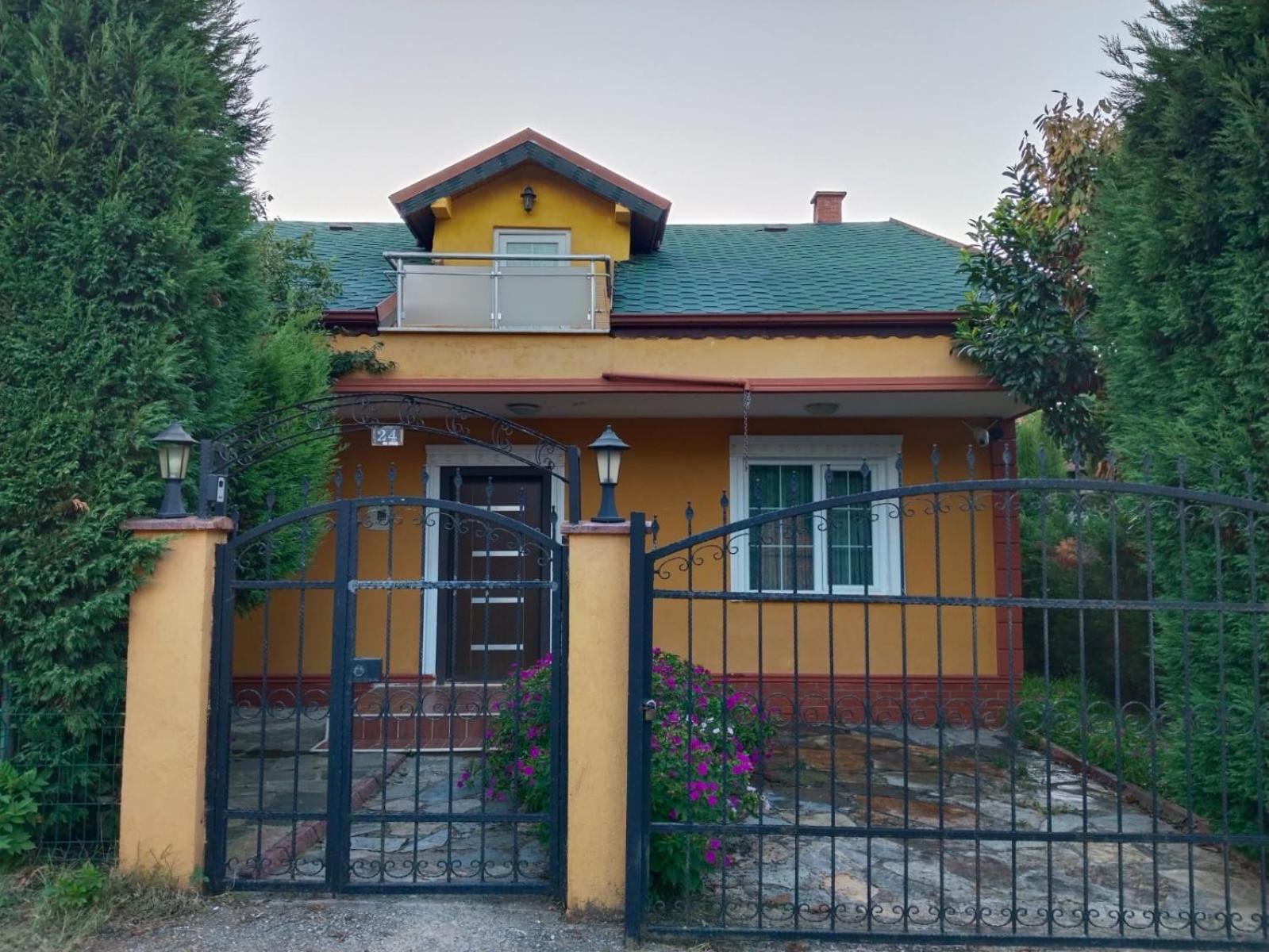 Villa ARDEN view 2