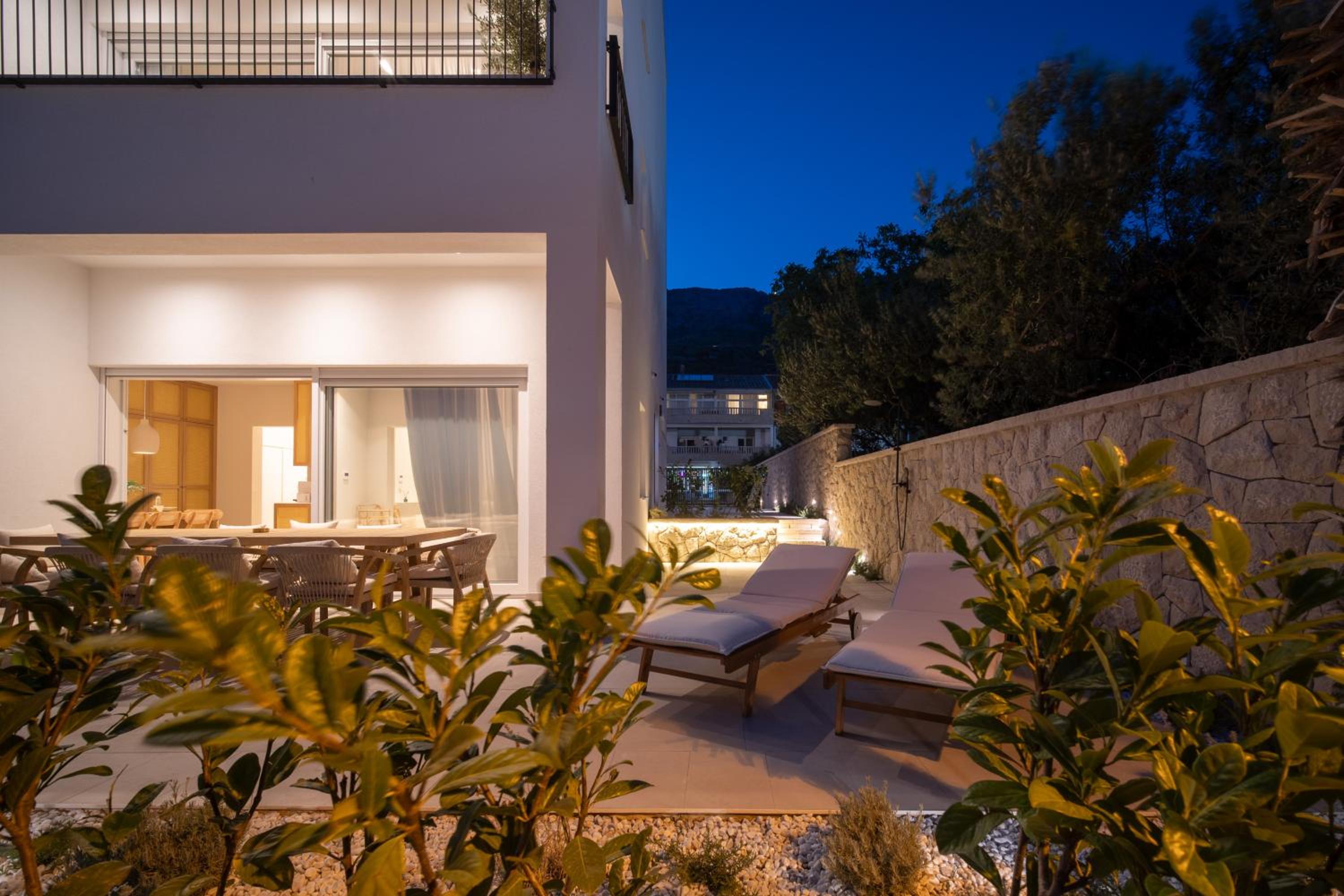 Villa Lara Beach Front Rooftop Pool & Stunning Views