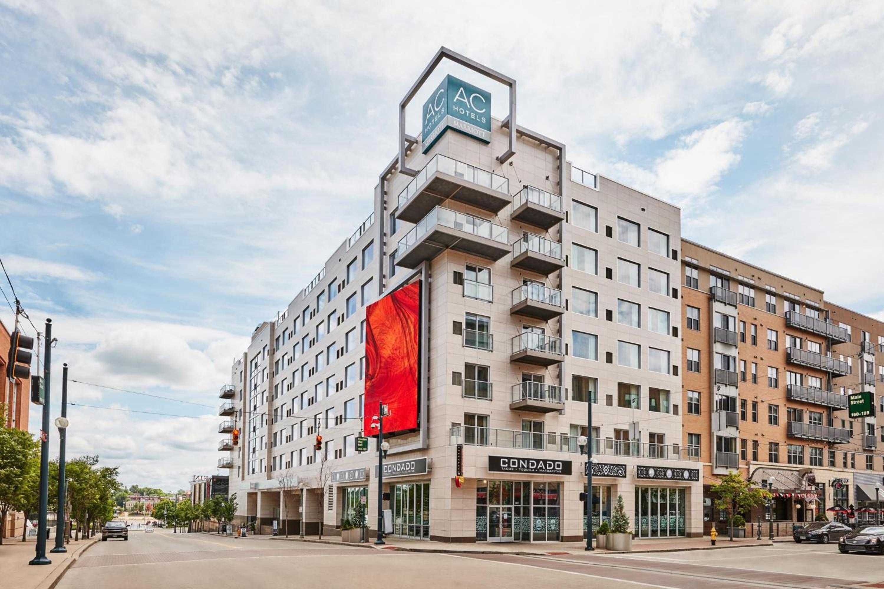 Hotel AC Hotel by Marriott Cincinnati at The Banks - Image 1
