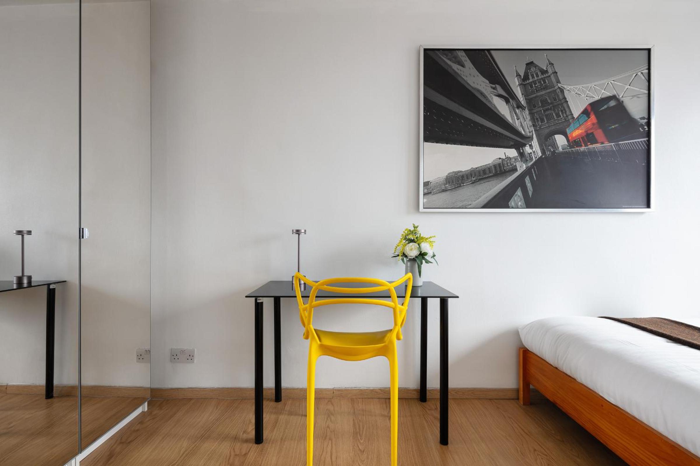 SKY View Apartment - 15 min by Tube To Oxford St in Central London