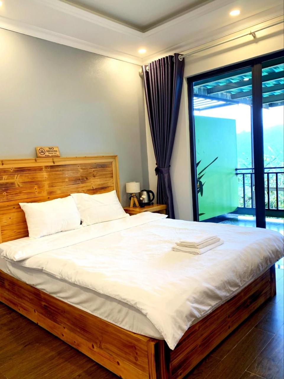 Daun Pisang Homestay & Halal Food