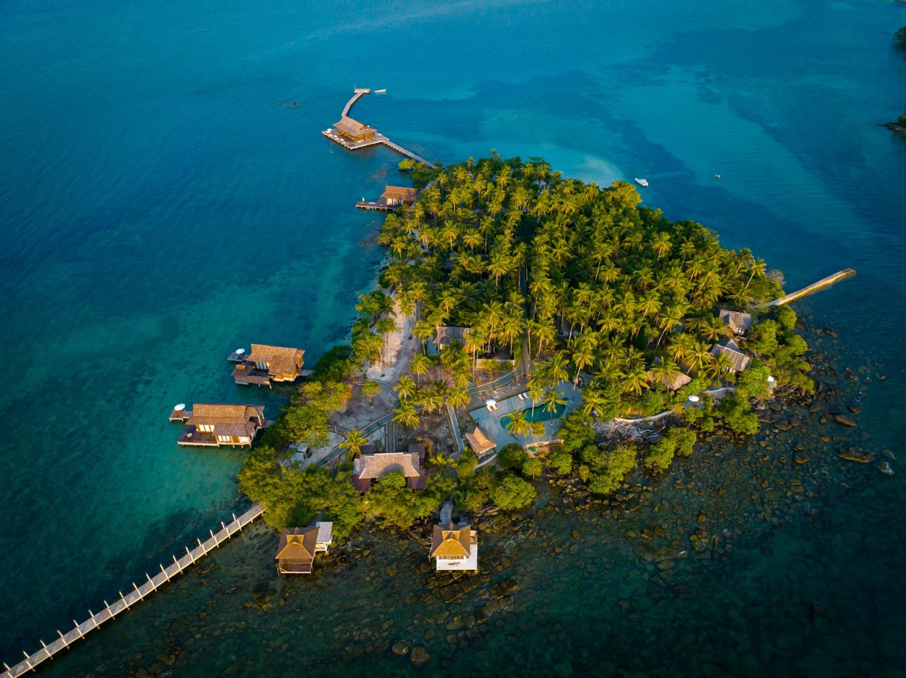 Full Moon Private Island