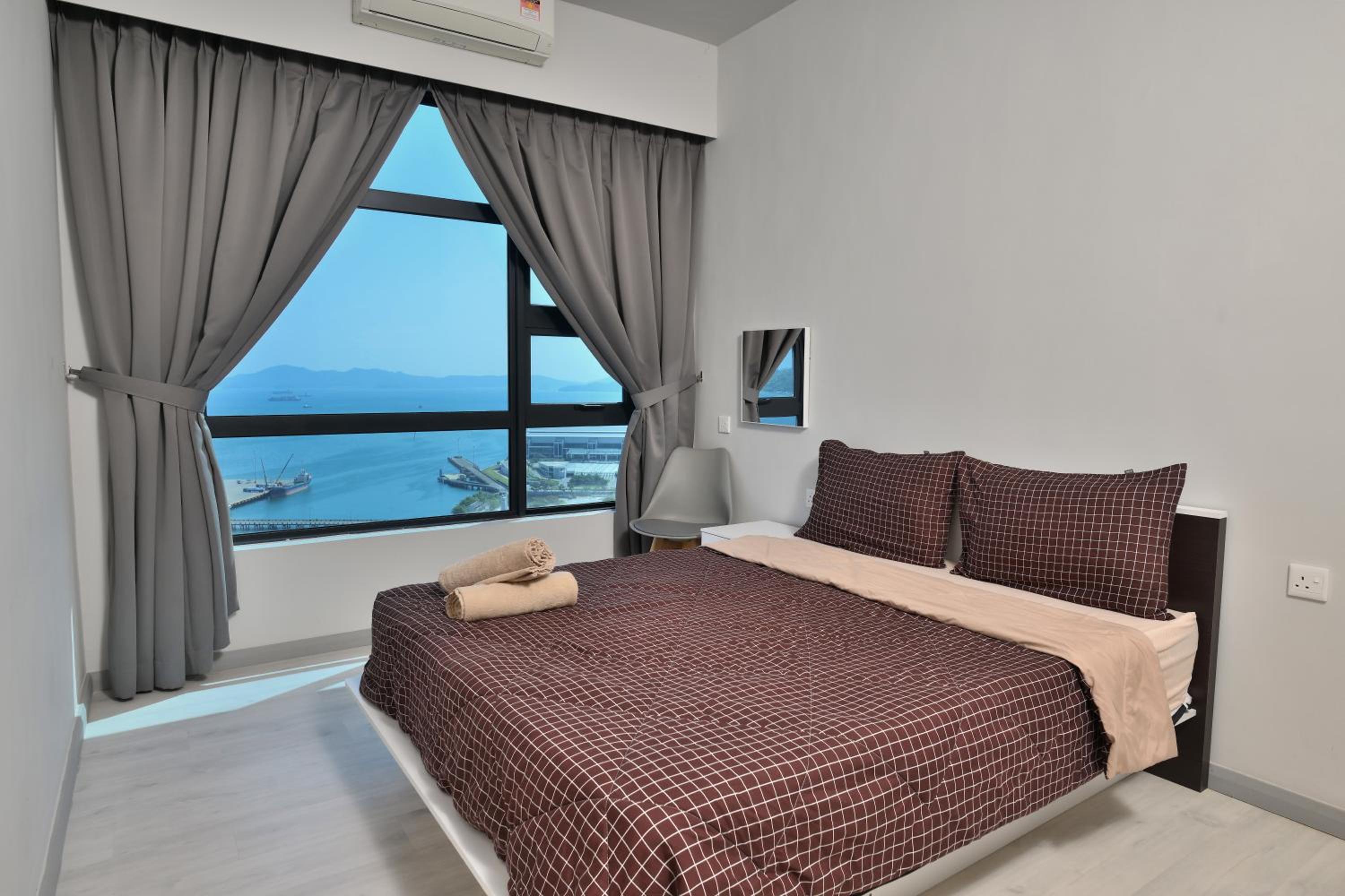 Jesselton Quay Seaview Homestay near Suria Sabah by StayPlace photo 4