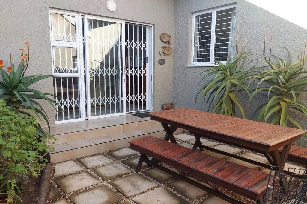 Lourie garden cottage