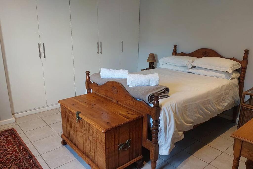 Lourie garden cottage
