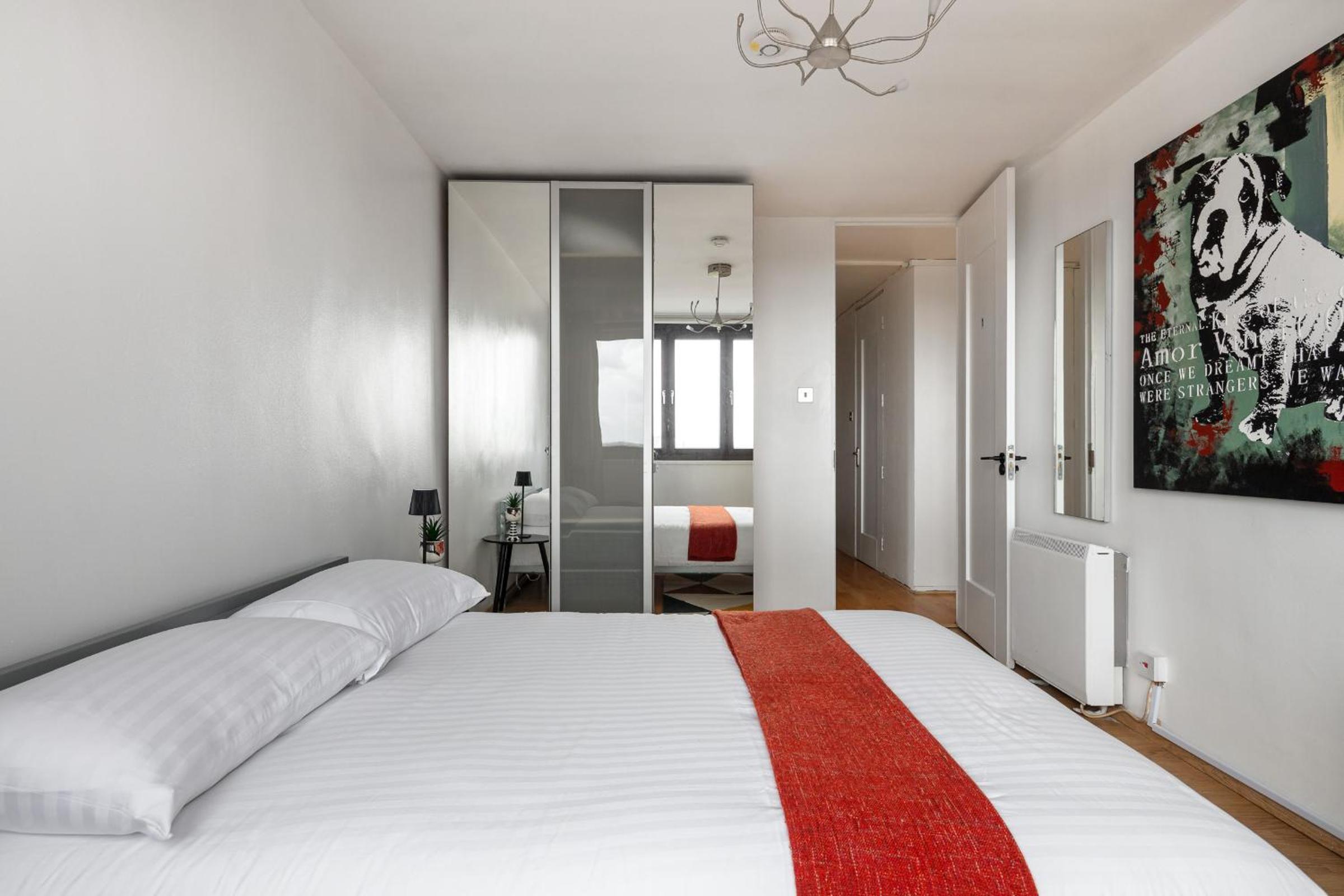 SKY View Apartment - 15 min by Tube To Oxford St in Central London