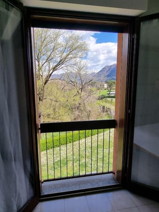Como Lake Green Oasis view 3
