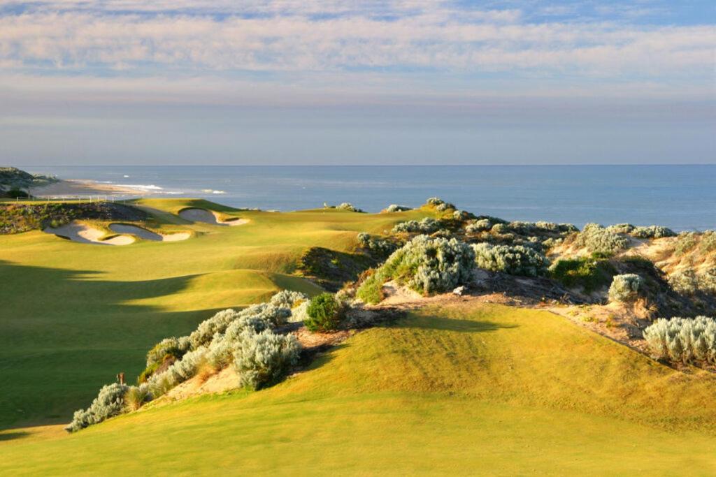 Golfers dream 300m to the beach