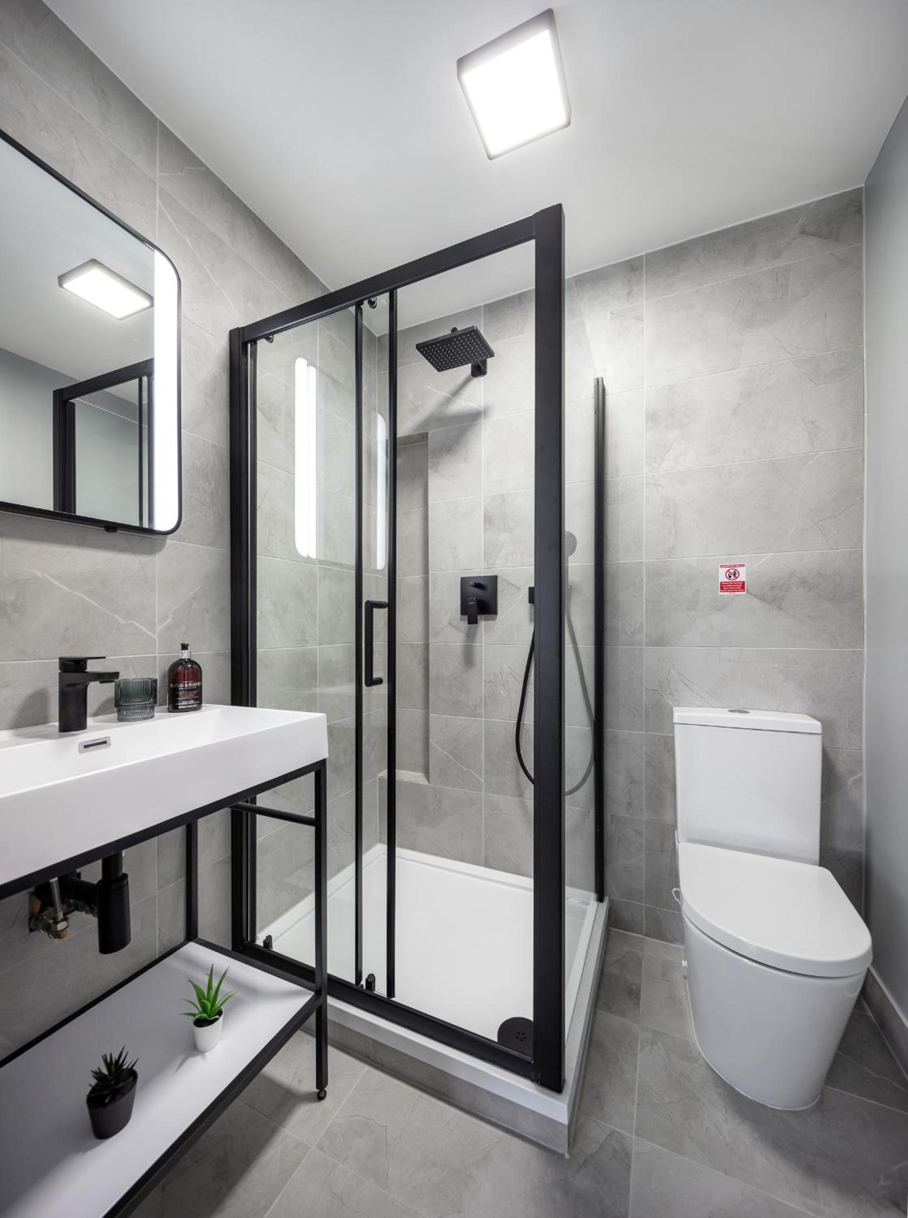 SKY View Apartment - 15 min by Tube To Oxford St in Central London
