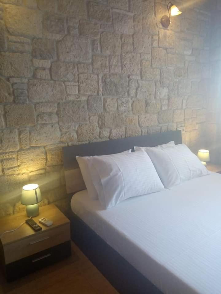 Rodiola House