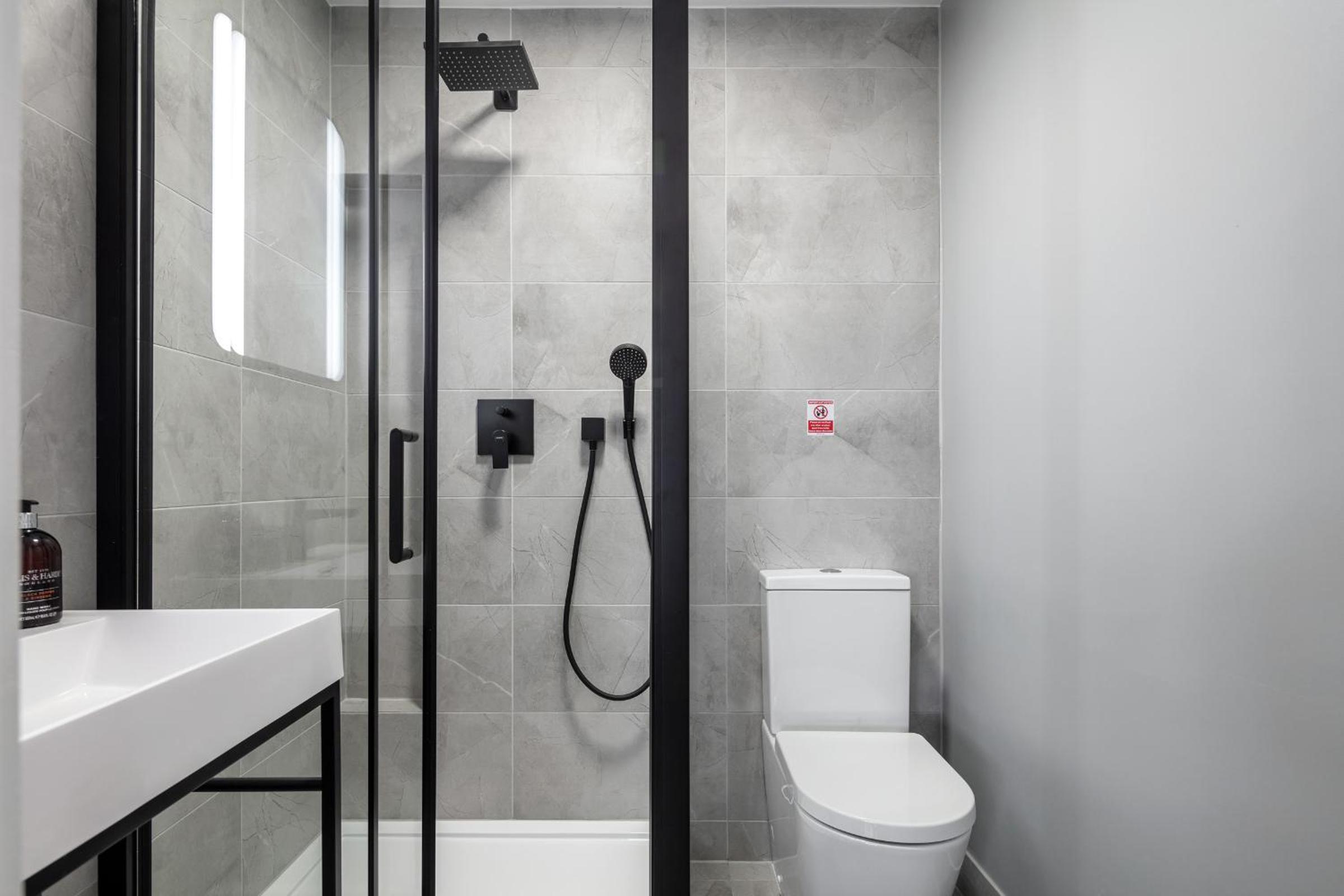 SKY View Apartment - 15 min by Tube To Oxford St in Central London