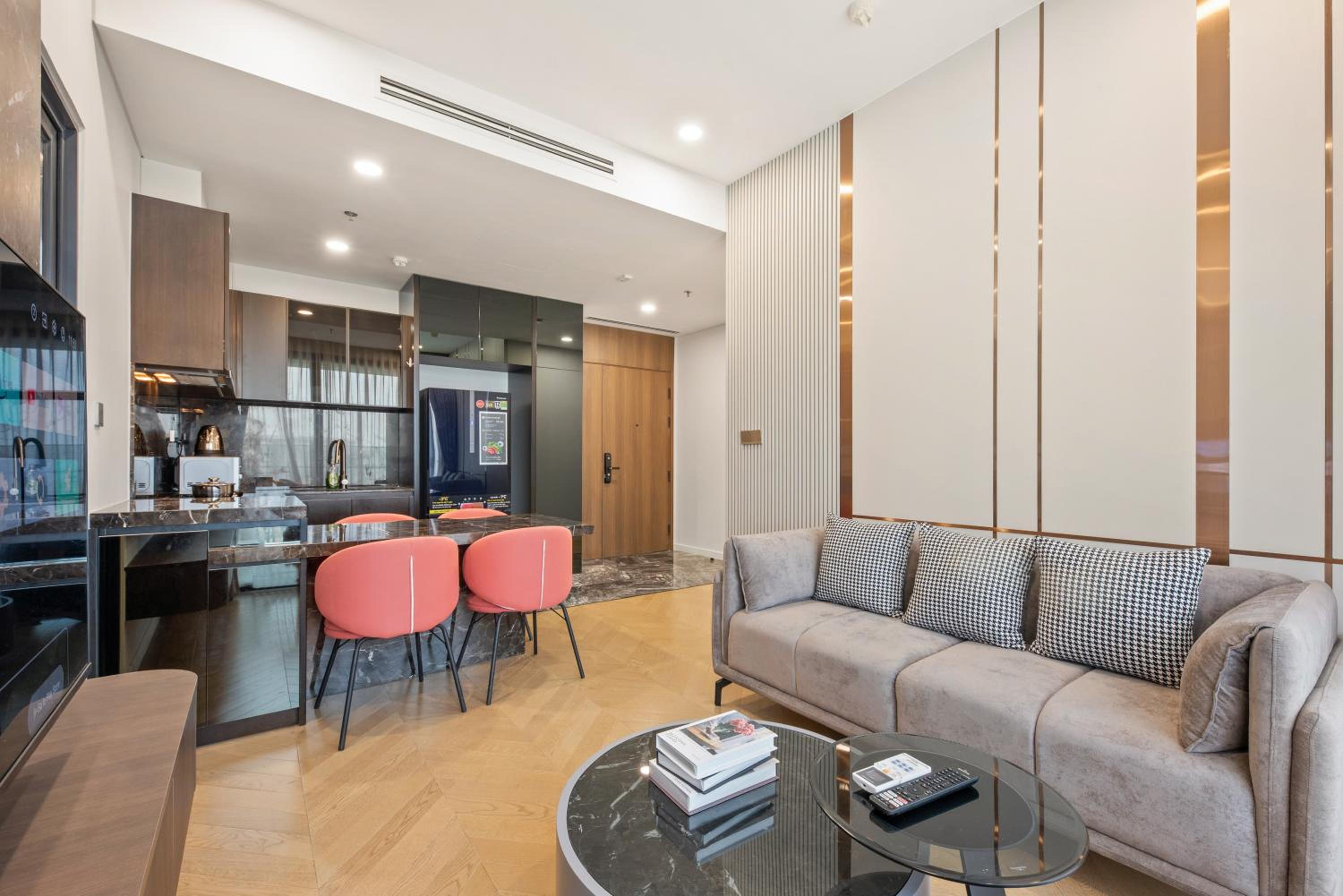 Smile Home - Lumiere Riverside - Luxury Stay in Thao Dien