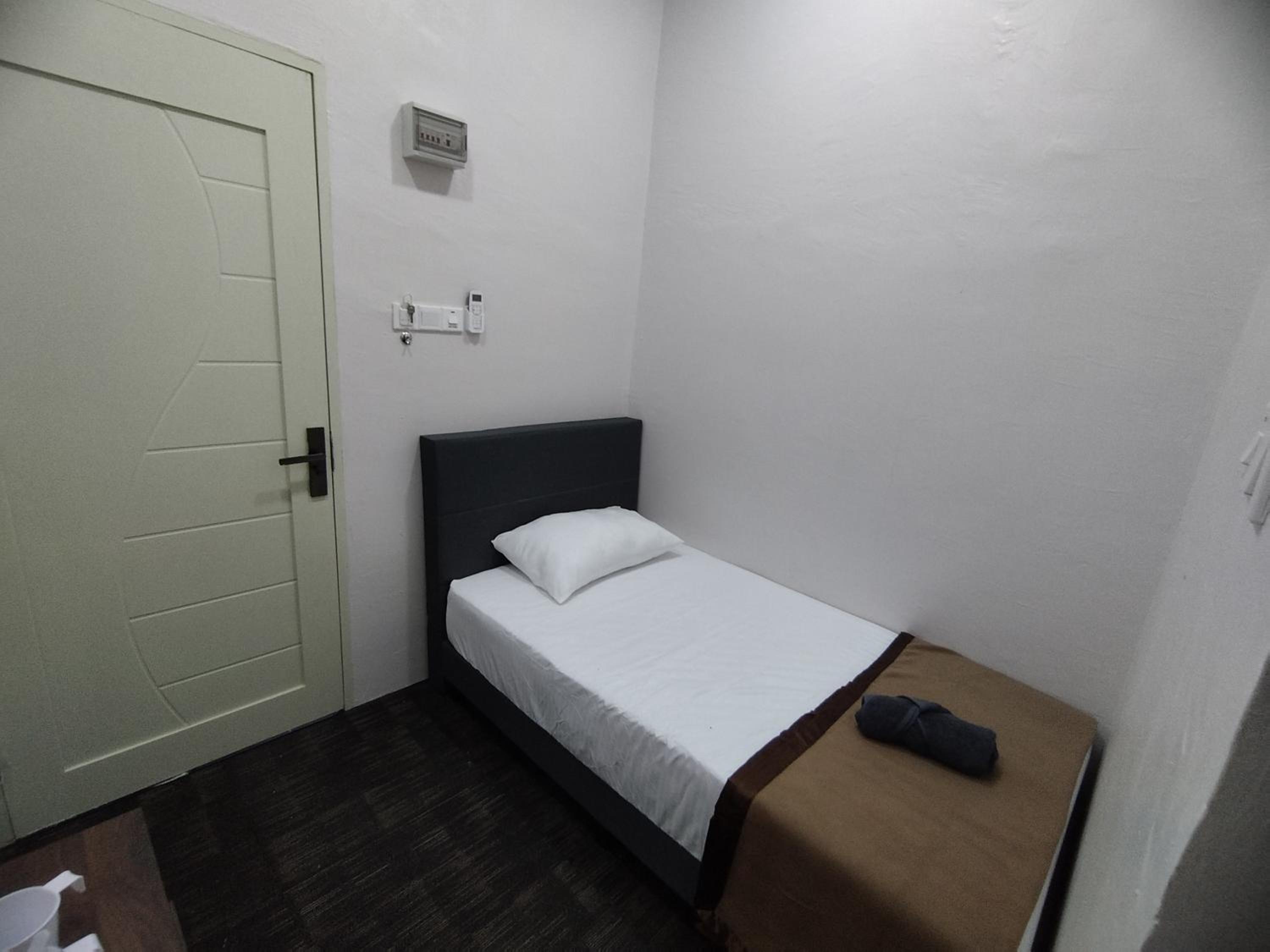 Nafeeza Roomstay photo 1