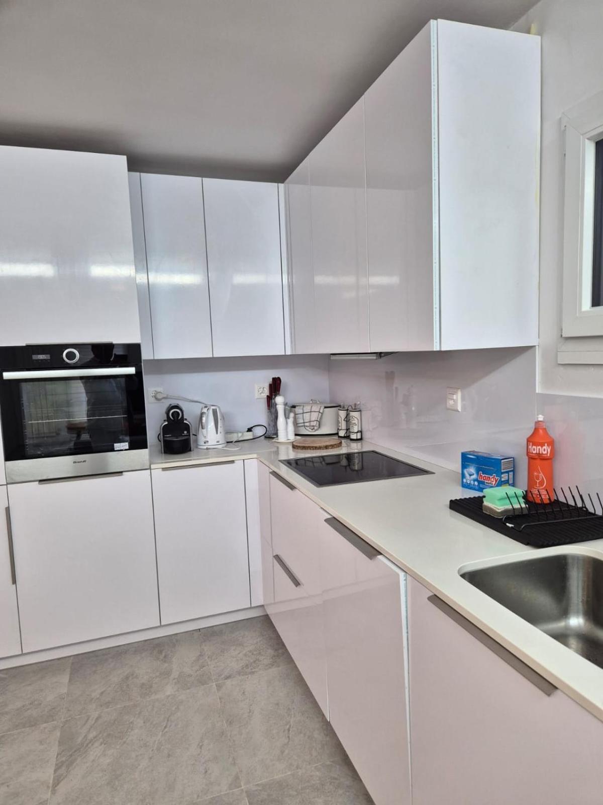 Charming Home Near Downtown Lausanne - Fully Equipped with Parking!