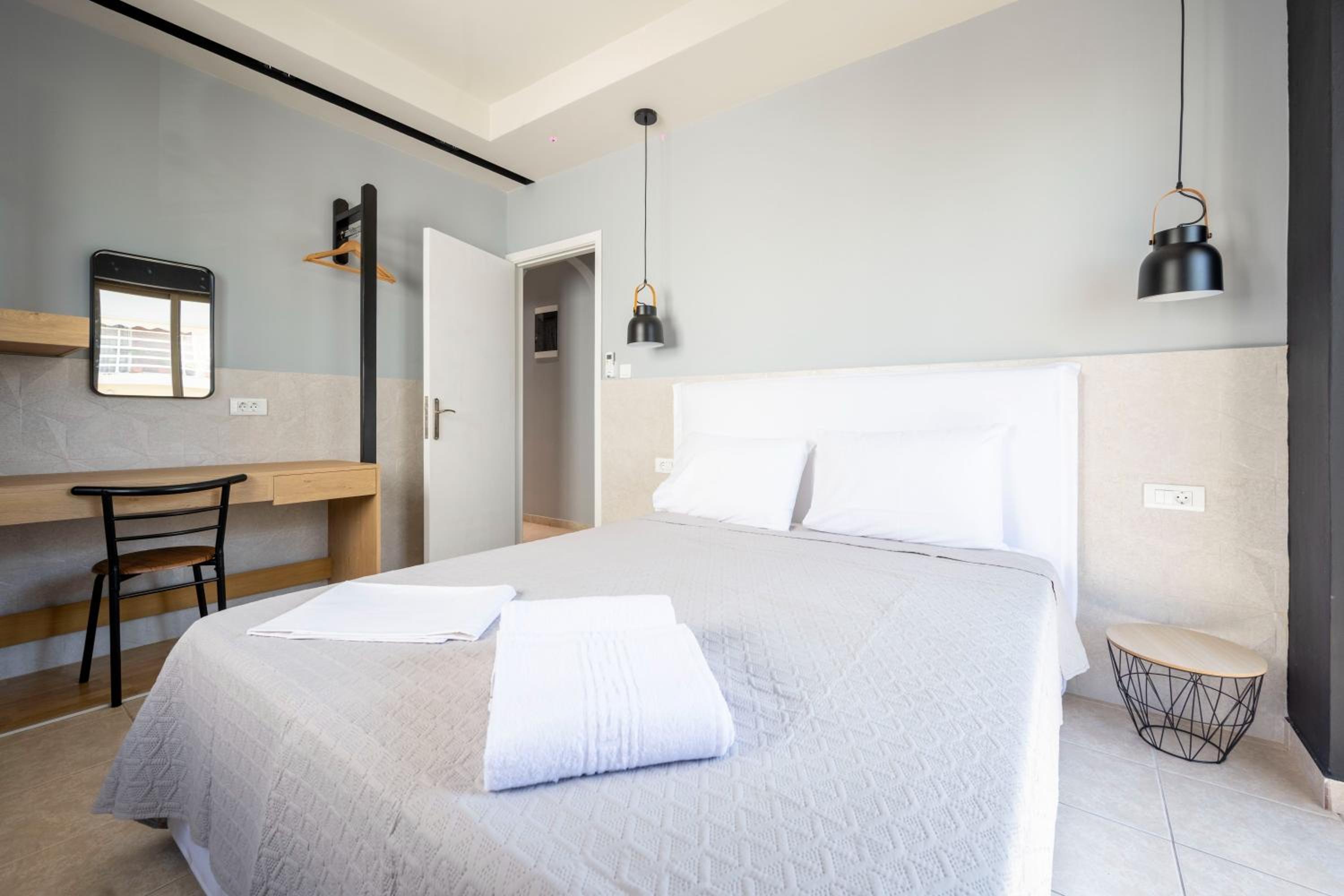 Central - 2bd Apartment photo 2