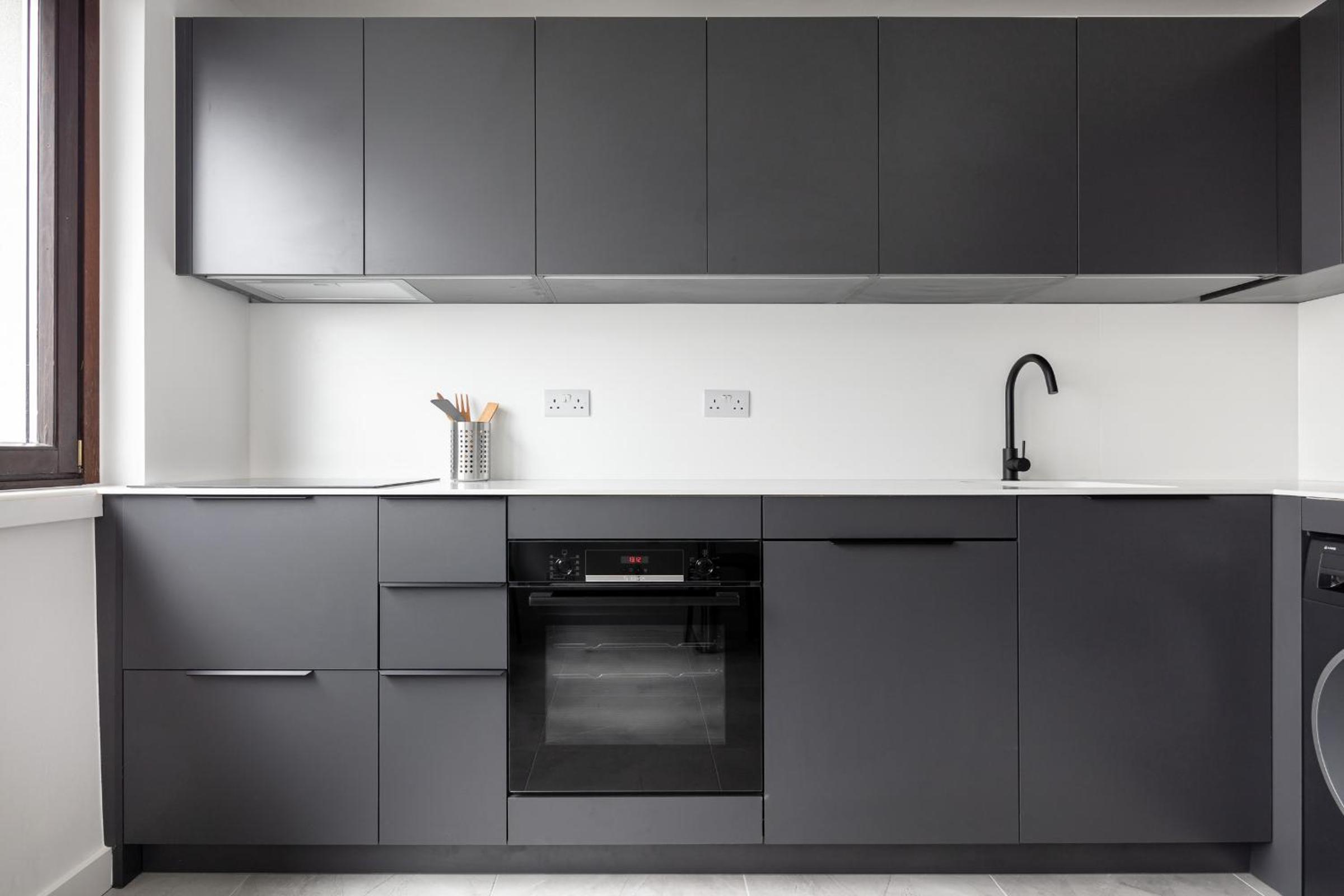 SKY View Apartment - 15 min by Tube To Oxford St in Central London