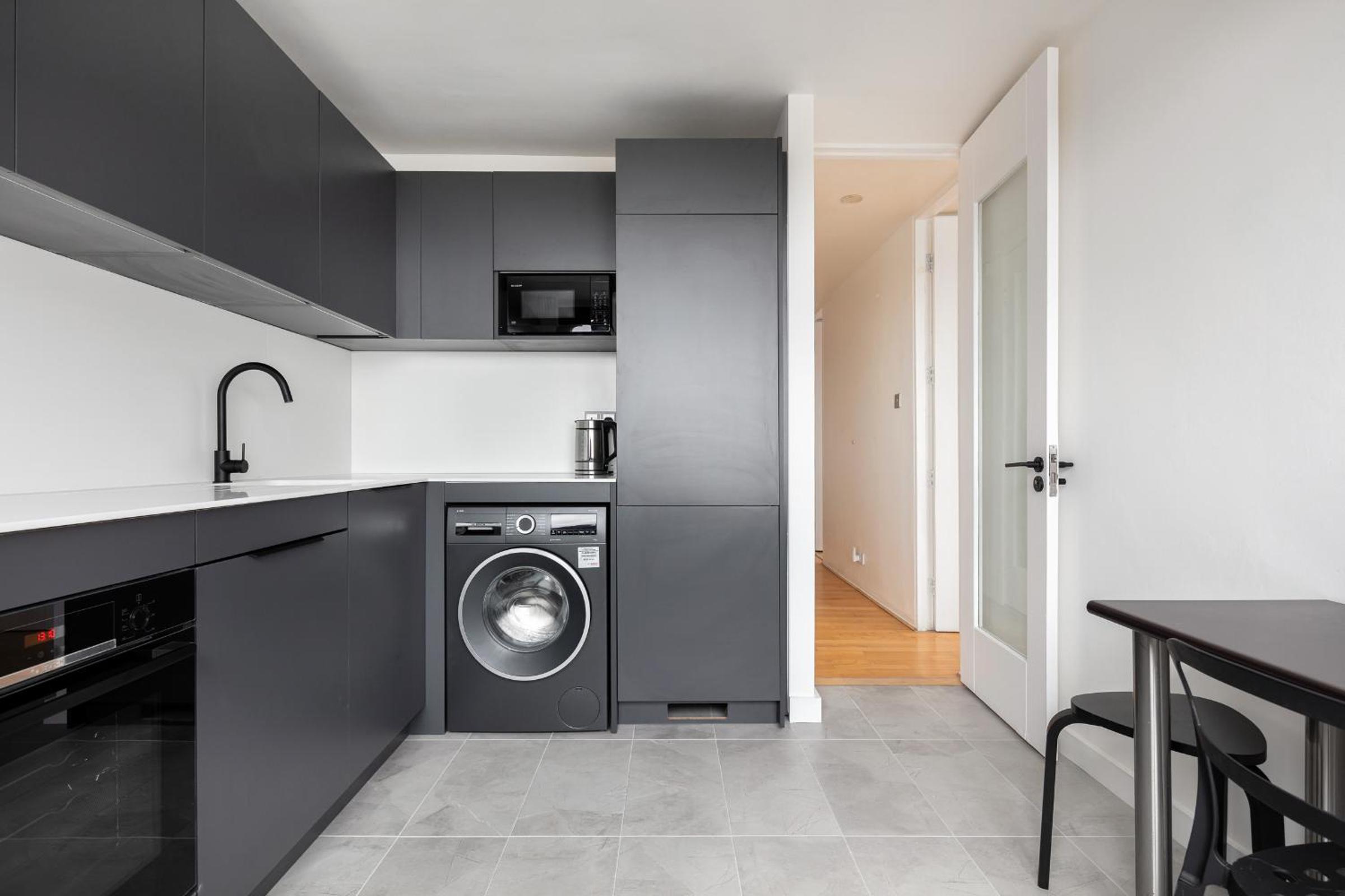 SKY View Apartment - 15 min by Tube To Oxford St in Central London