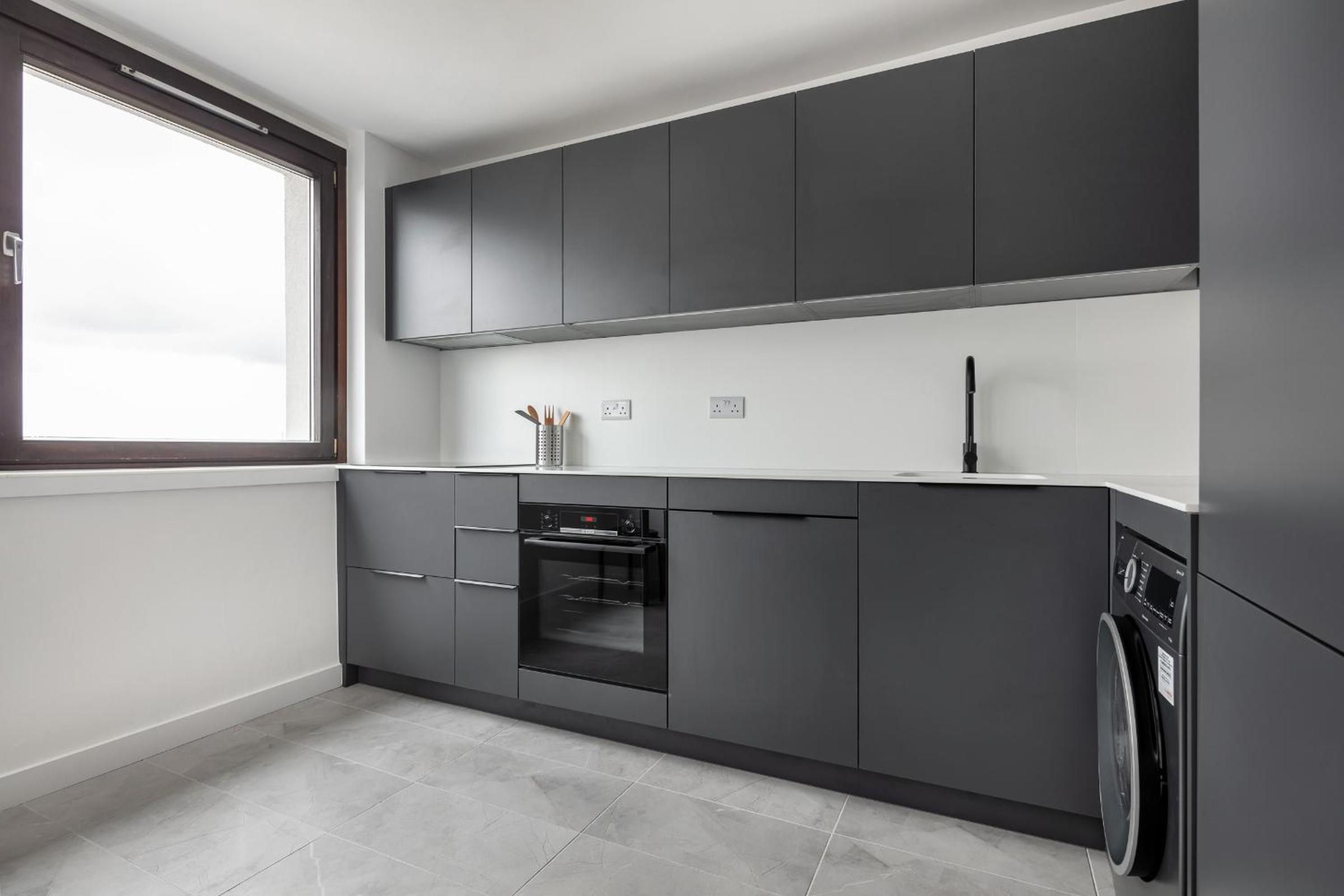 SKY View Apartment - 15 min by Tube To Oxford St in Central London