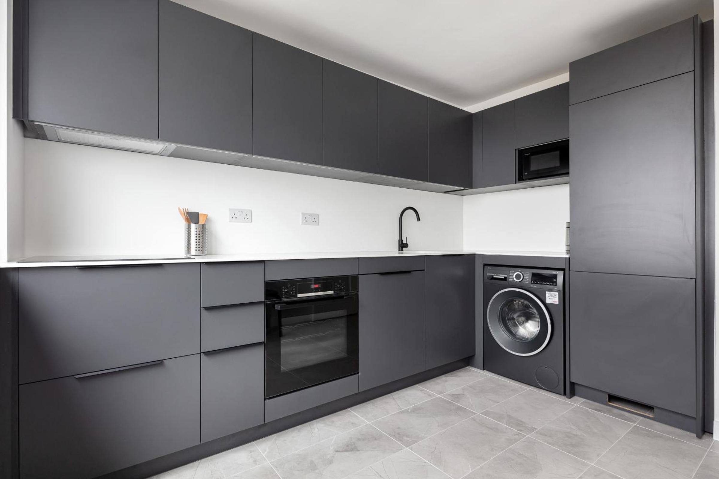 SKY View Apartment - 15 min by Tube To Oxford St in Central London