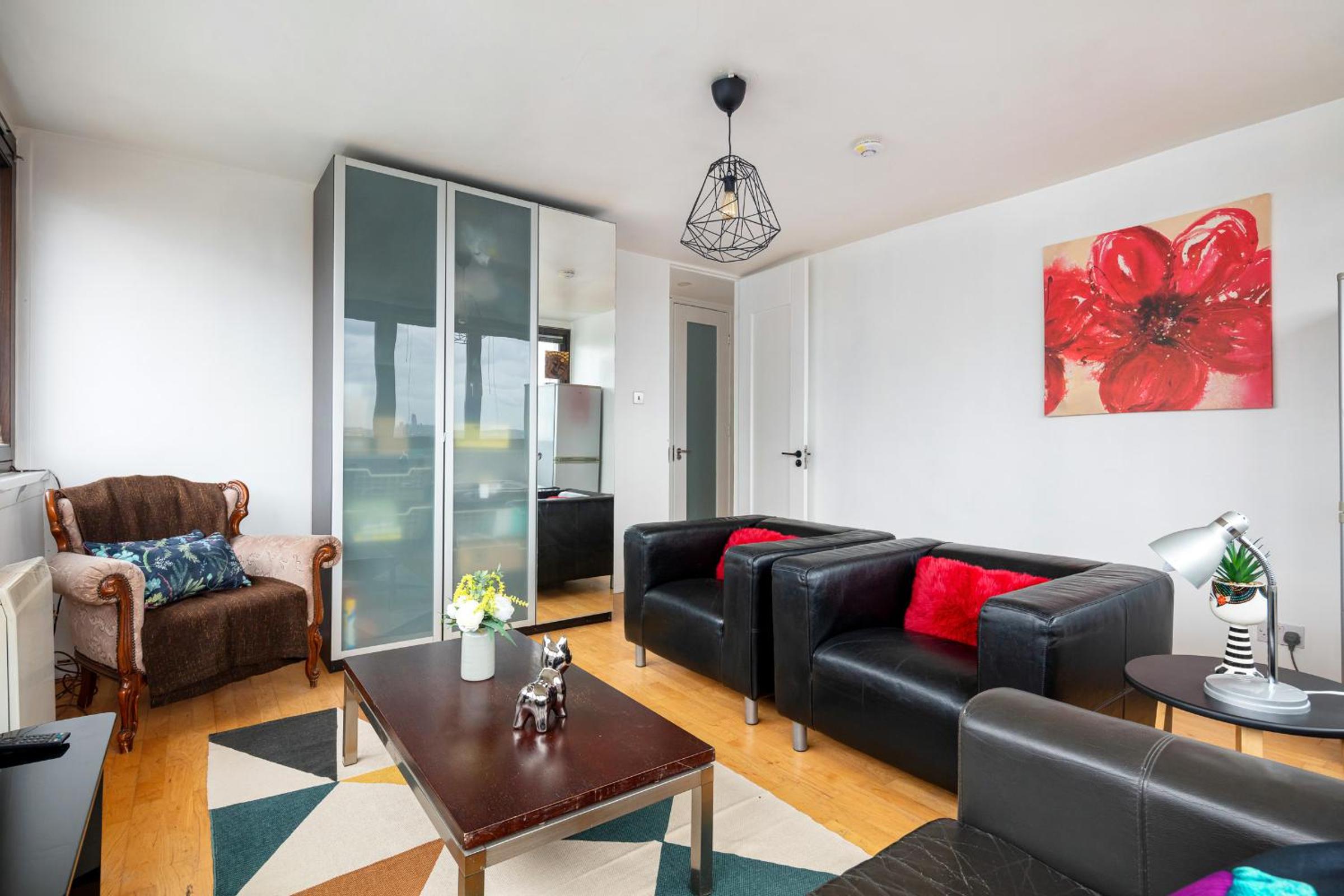 SKY View Apartment - 15 min by Tube To Oxford St in Central London