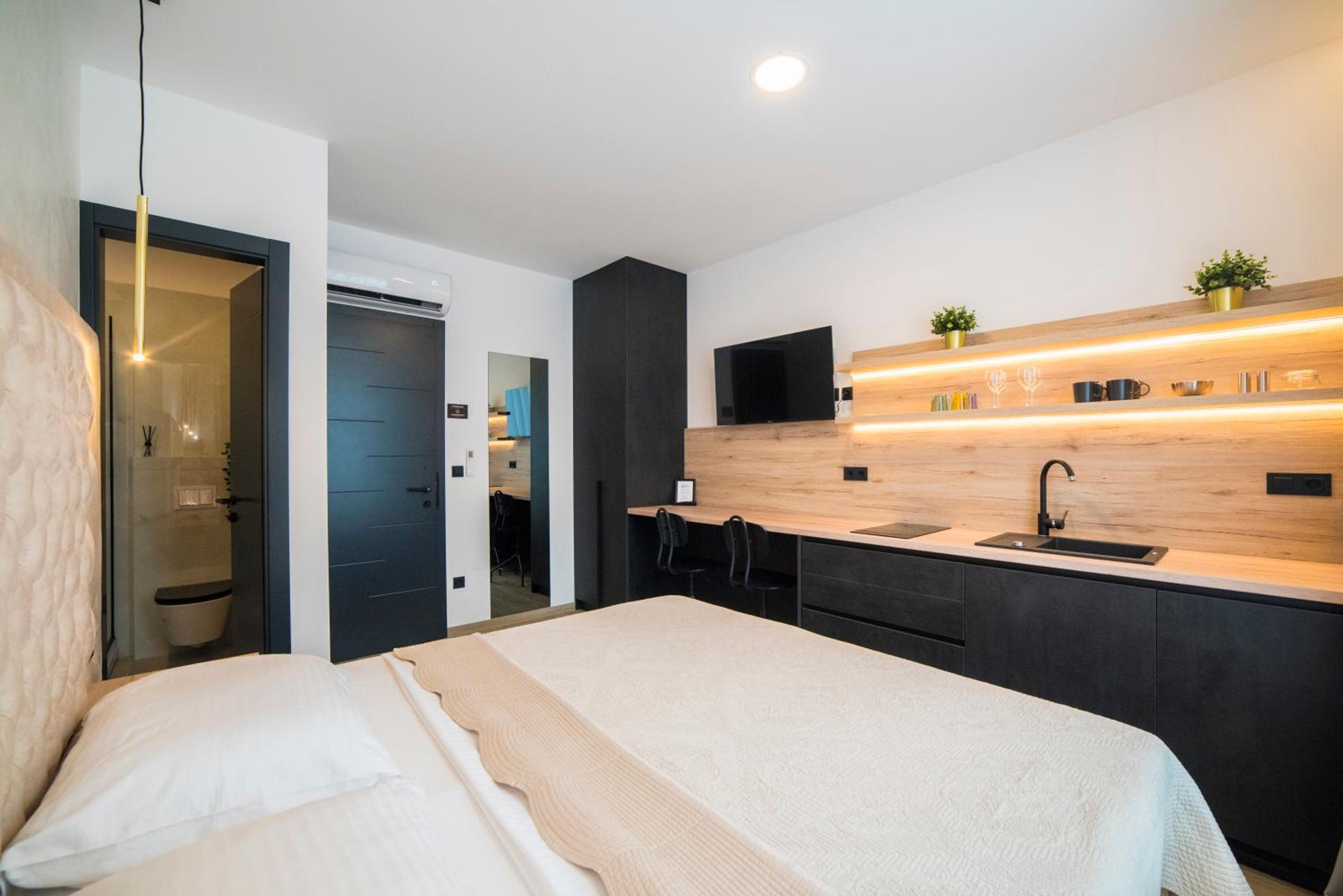 Evita Apartments Zagreb - Modern Studios in the City Center