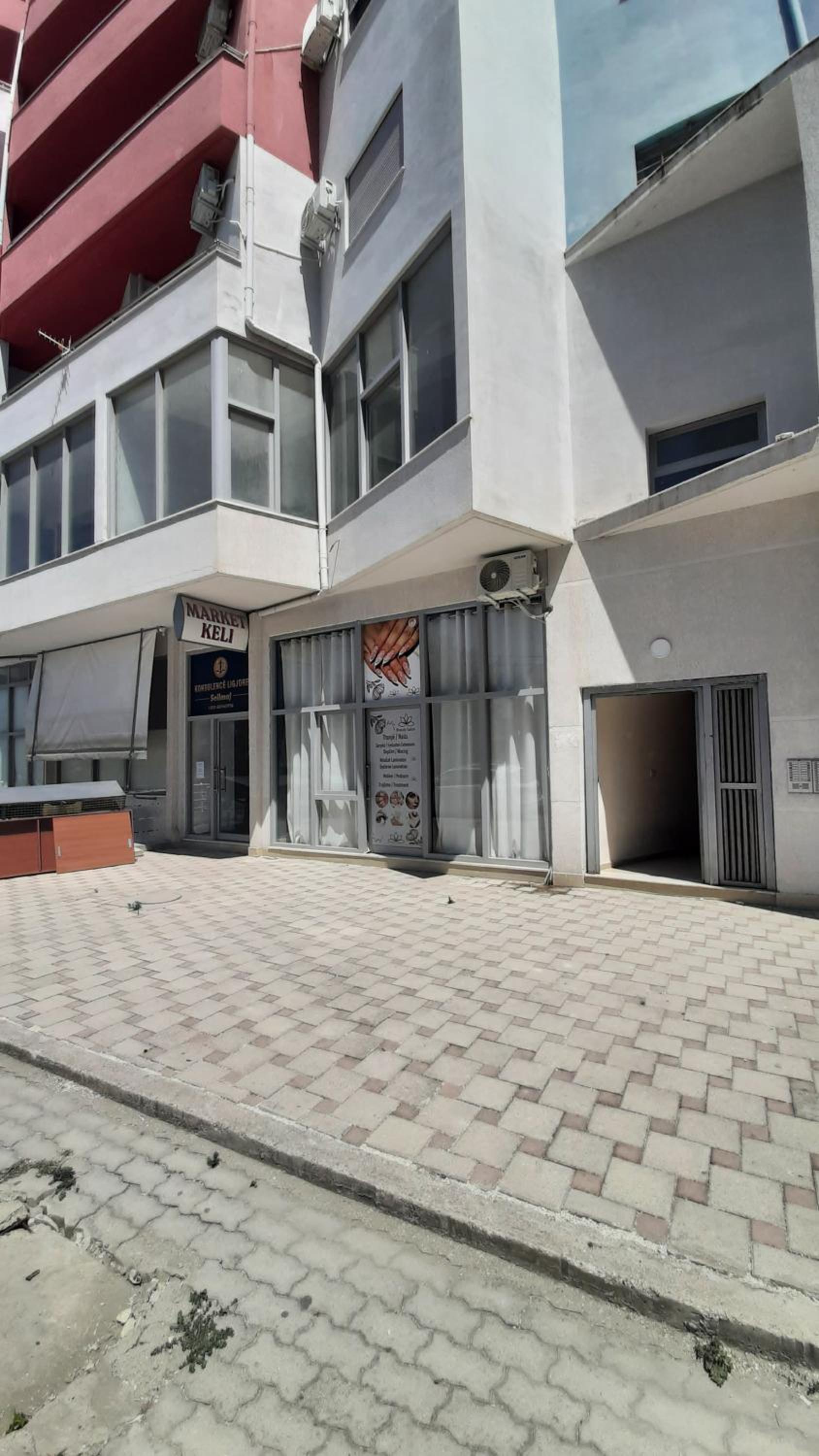 Saimir Apartaments