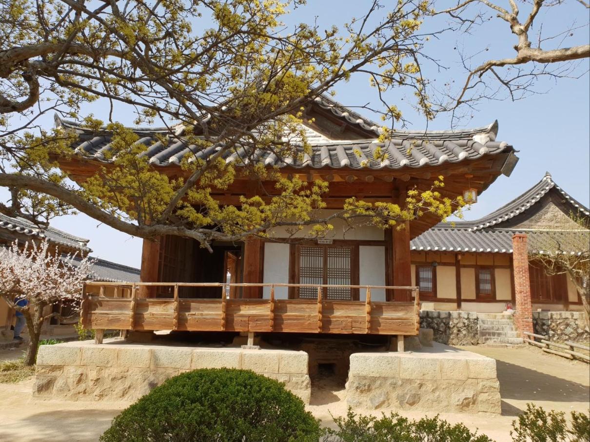 Hahoe Chunghyodang