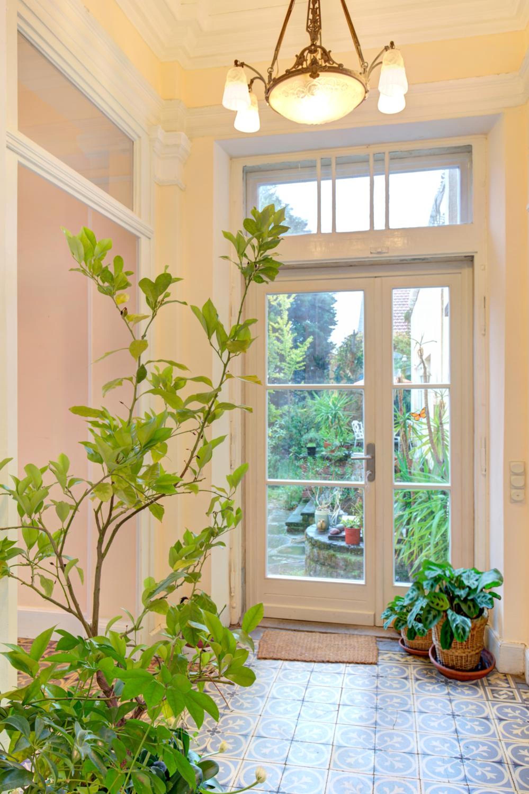 Charmante Altbauwohnung mit Gartenblick