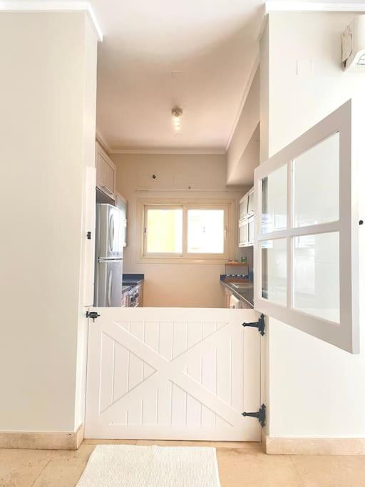 Modern & Sunny 1BR in New Cairo