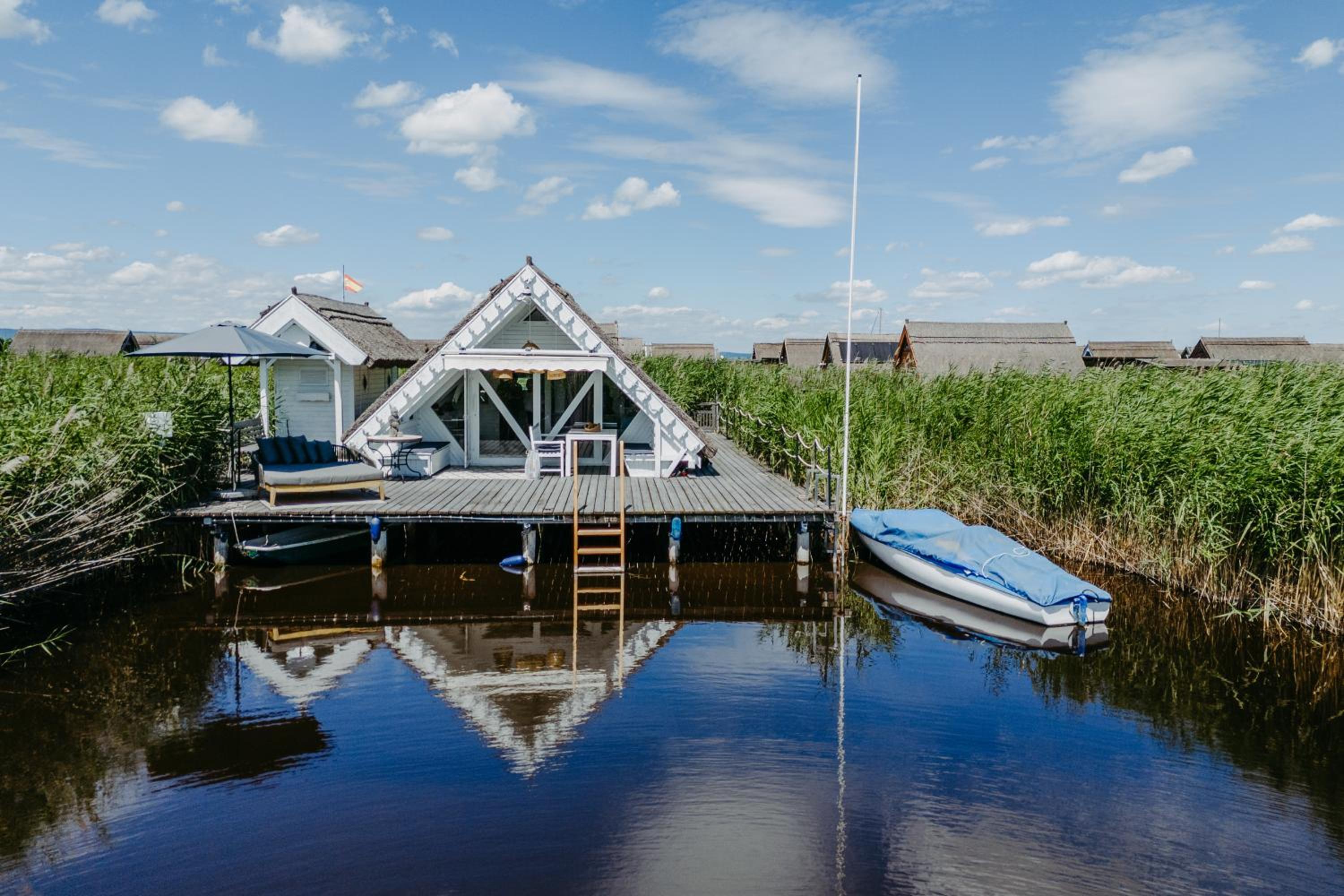 Seehütte Neusiedlersee - Seehaus inklusive Elektroboot
