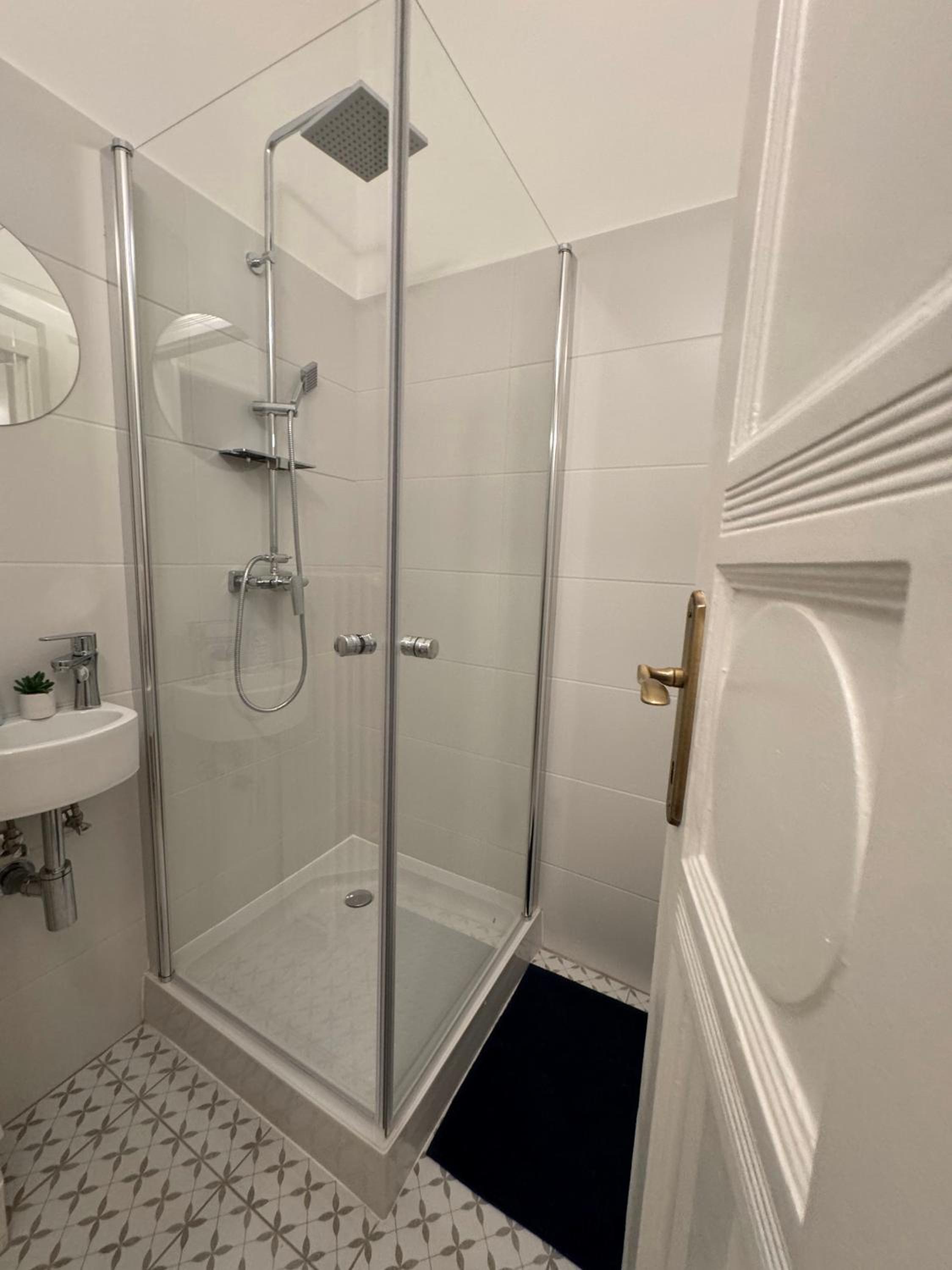 Danube Escapes Budapest- 3BR apartment