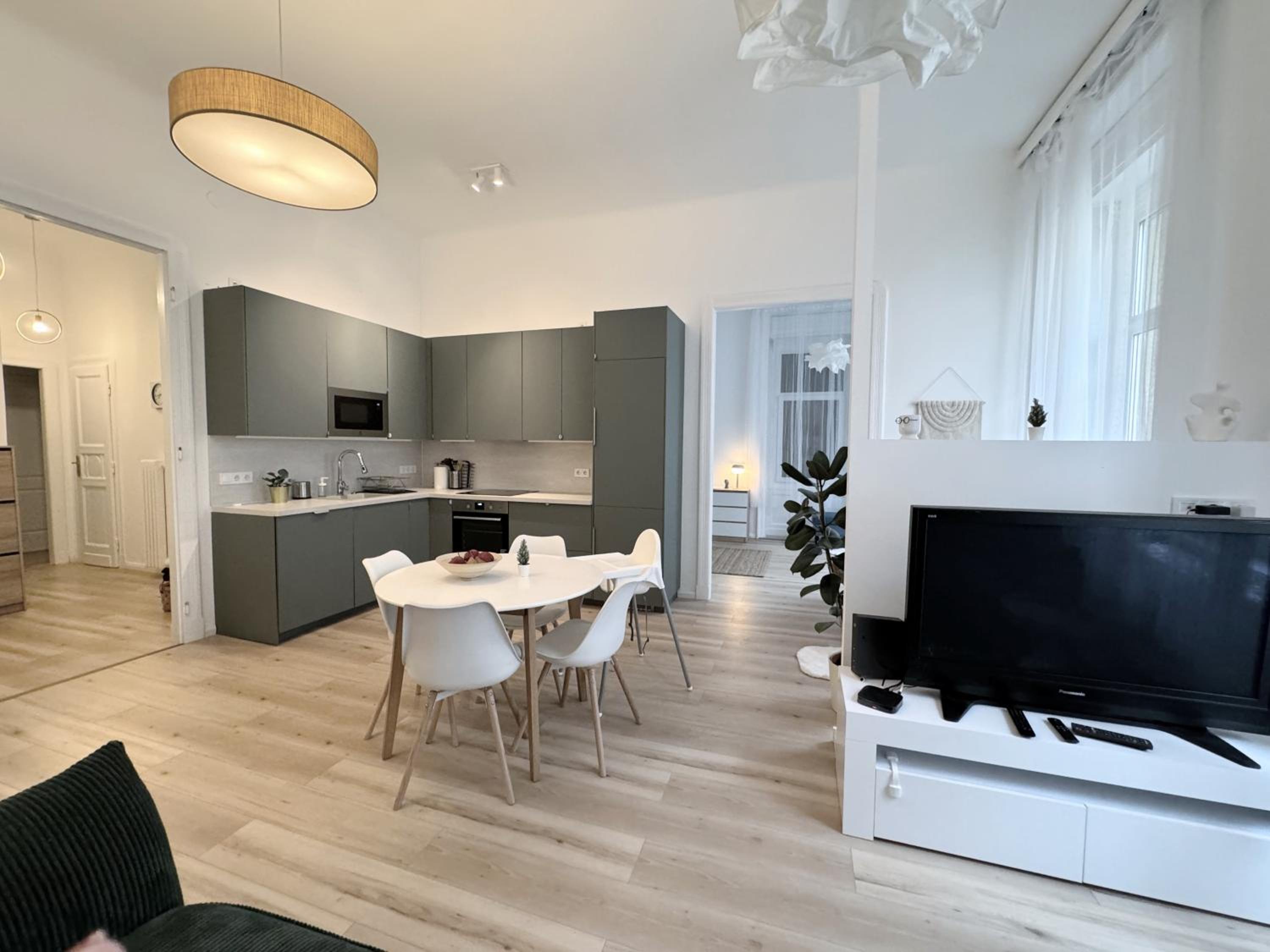 Danube Escapes Budapest- 3BR apartment
